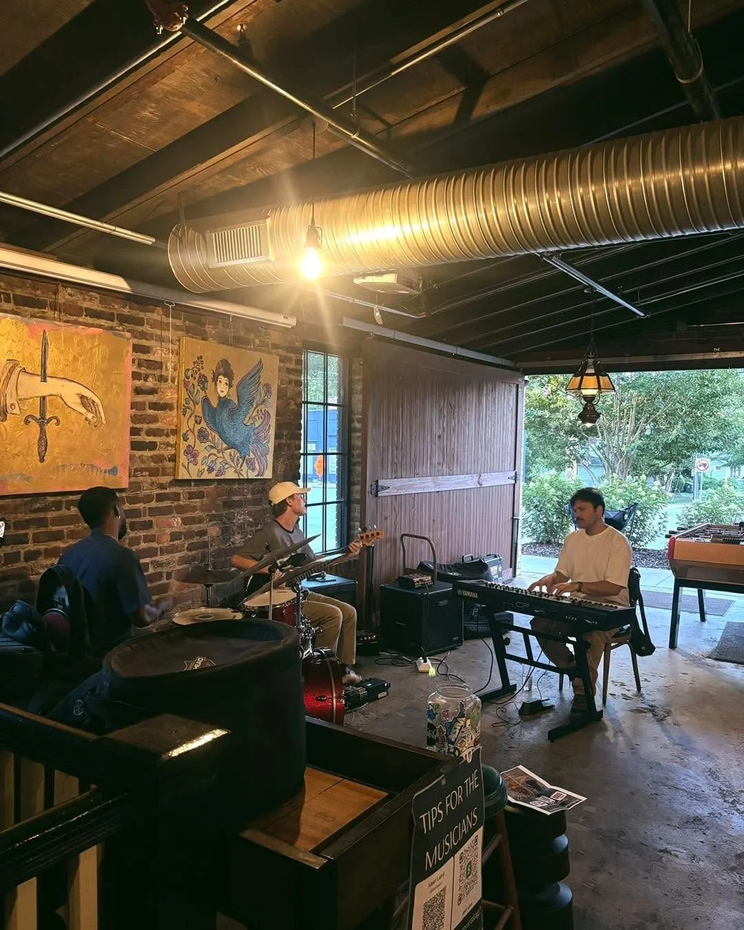 THE SESSION: Live Music from 7:30-10, but we're taking it outside tonight! ;)
House band set ft. @mattslaird Kurt Stracener &amp; Daniel Combs
Second set curated jam for the community ft. jazz/funk/soul standards

FIFA World Cup games on* USA vs Bosn