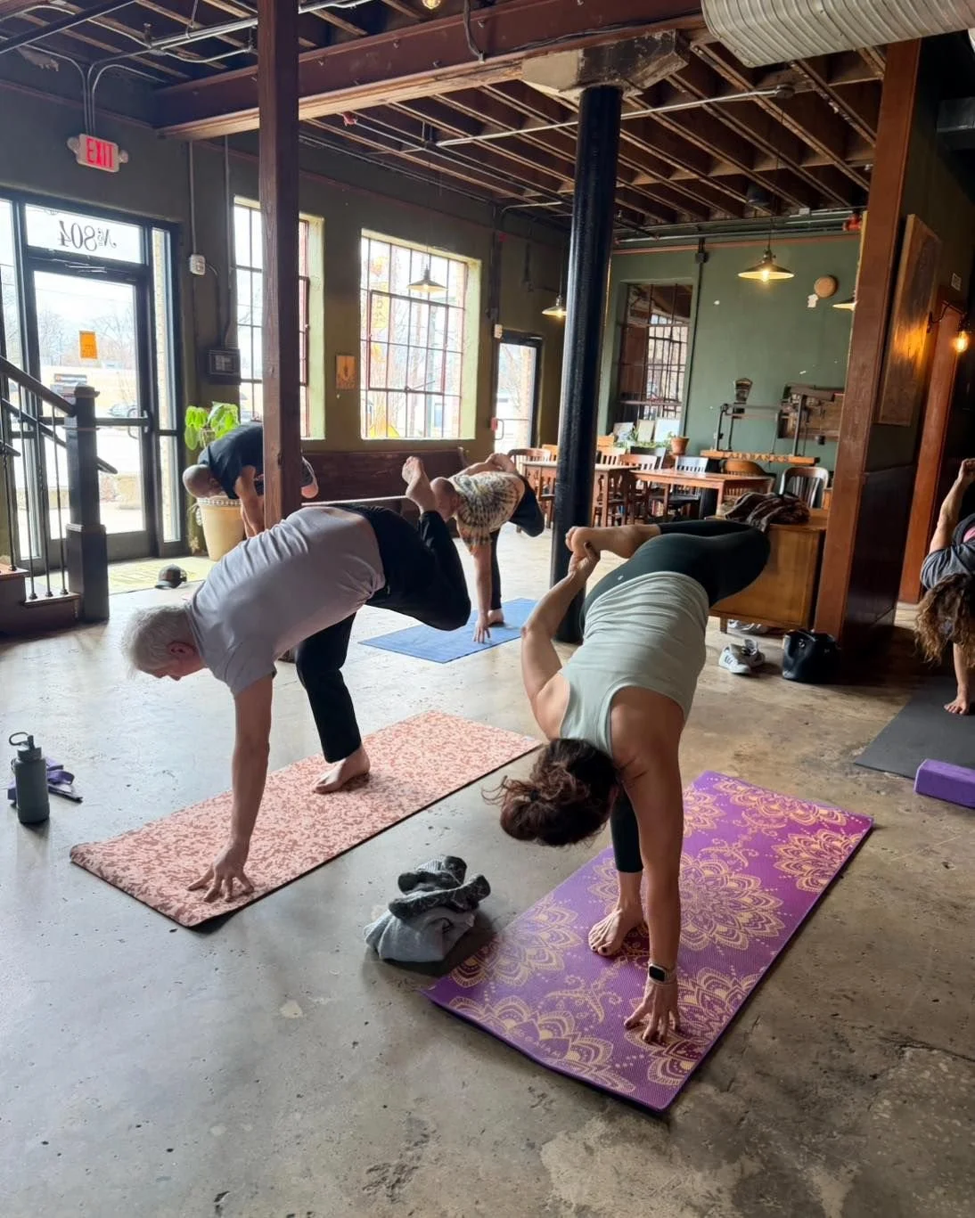Sunday at Oden! 🍻

$5 mimosas all day

Sip &amp; Slay Yoga at 11am @twistedwarriorsyoga 
$10 includes a post-class beverage of choice

BRAZZA is back for the World Cup Final!
Kickoff Spain vs Argentina at 3pm on all tvs with sound ON / Burgers on th