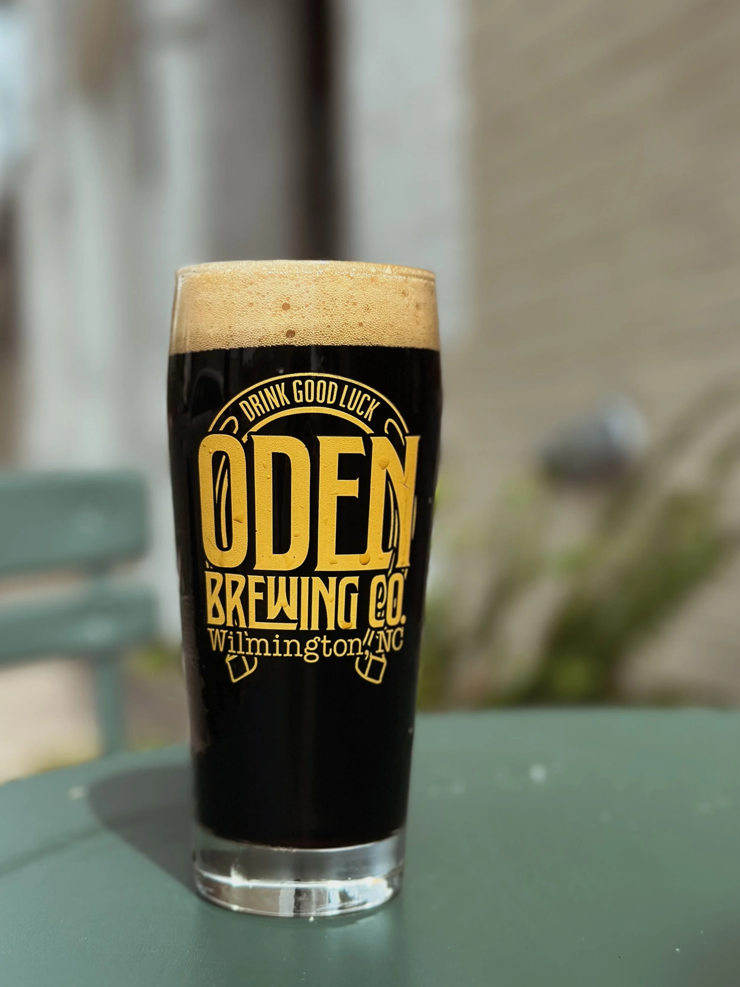 Summer dark beer lovers rejoice!! 🙌 Just tapped: Red Tuxedo Dark Ale - 5.5% ABV 

Deceptively smooth and light bodied, Red Tuxedo opens with big baker&rsquo;s chocolate aromas, which give way to a roasty, coffee-like lingering finish. 
Deep reddish 