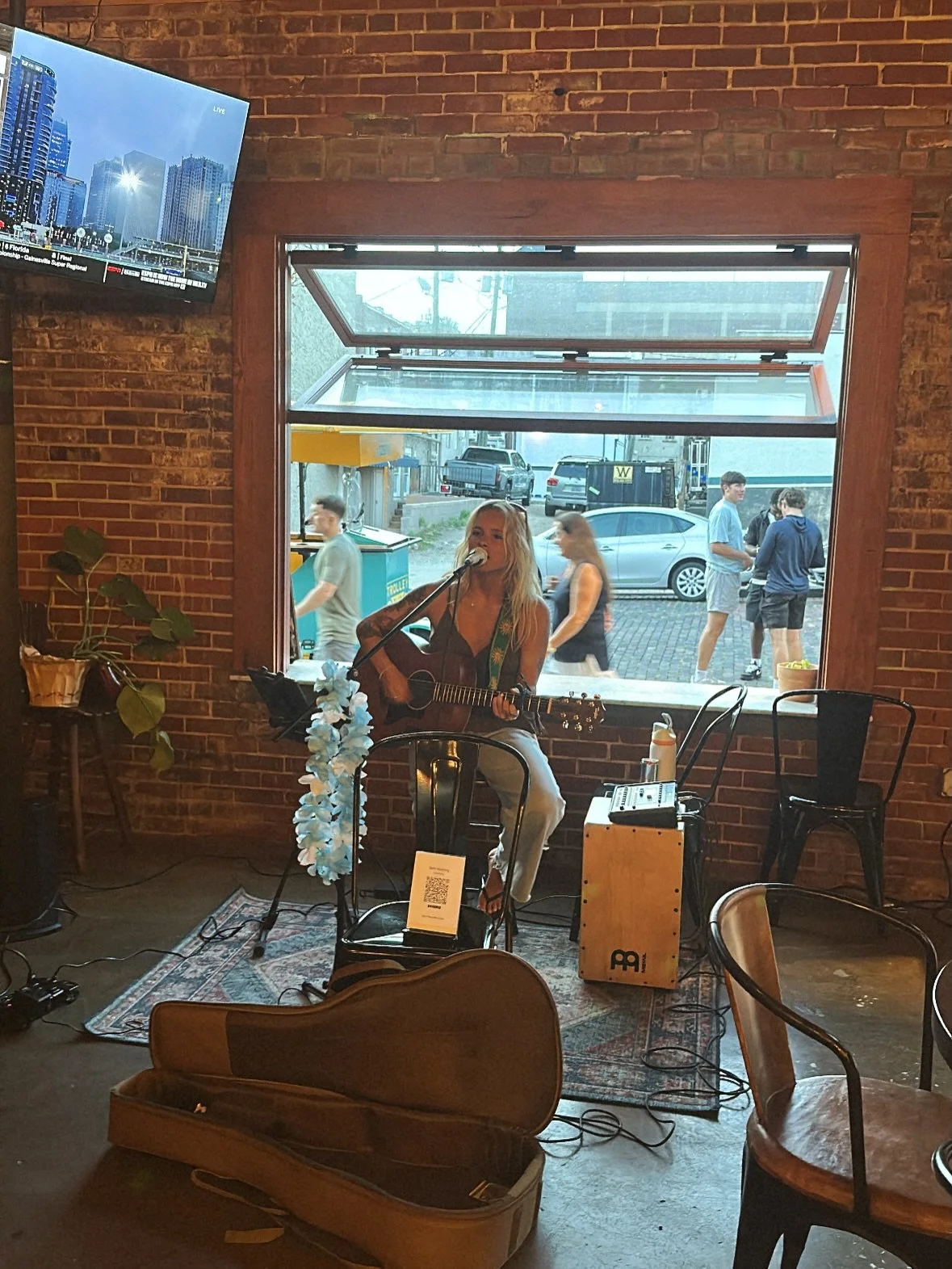Rainy day magic ✨ Beth Manning is gracing the tap room with her dreamy vocals tonight 7/25 from 8-11pm! See you there 🍻