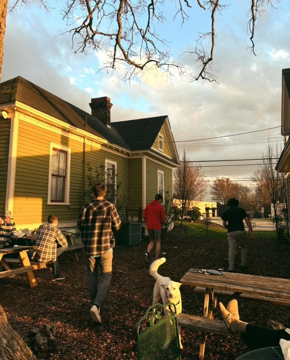 Happy Saturday 🌞

Join @goonpies_dg &amp; @madd_discs from 4&ndash;8! Disc golfers and the rest of the world are welcome :)

We&rsquo;ve got a $5 putting contest with $50 added to the winner&rsquo;s pot, an awesome raffle with tons of prizes (includ