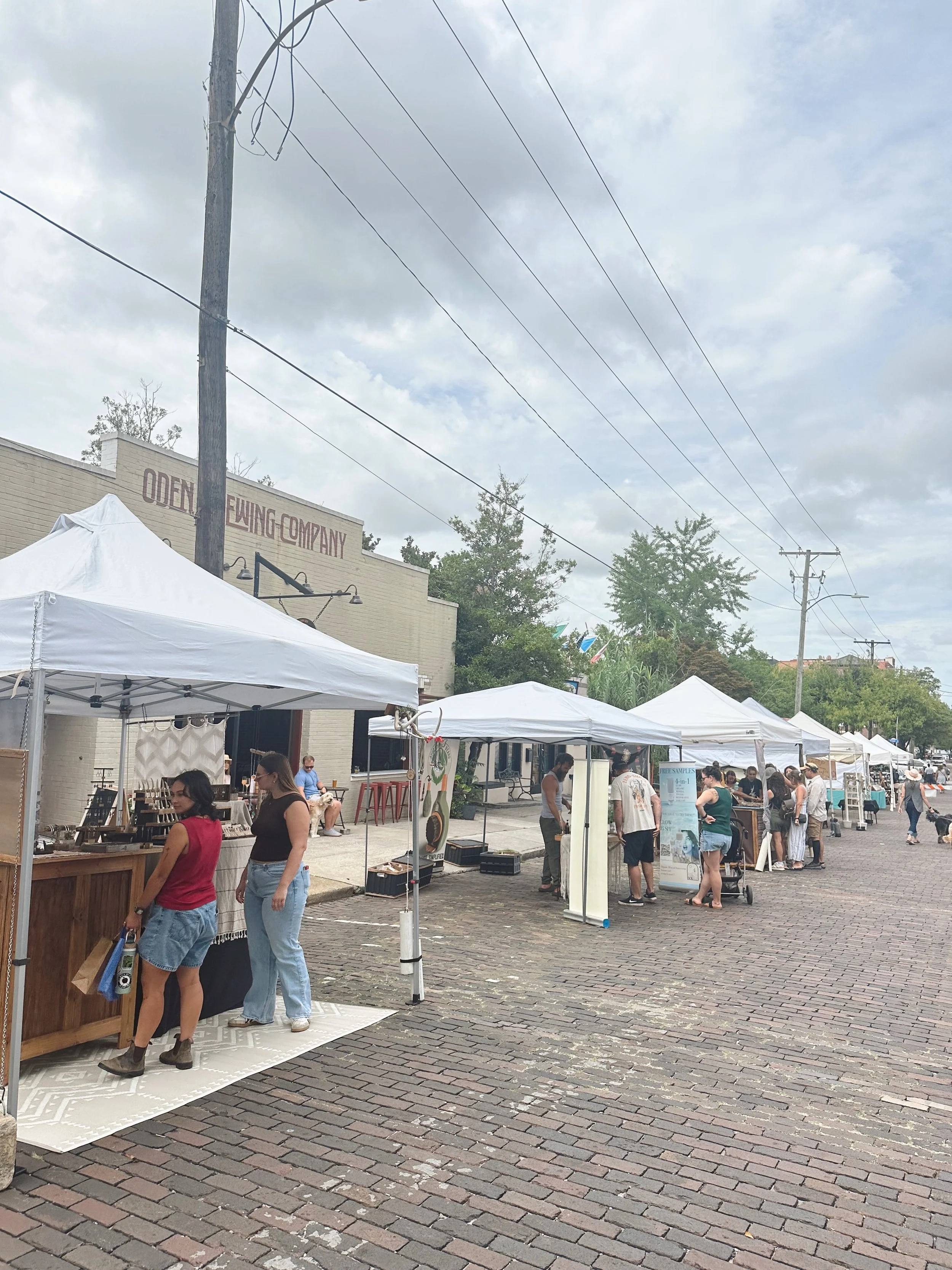 Sunday on Dock Street ☀️

Yoga on Tap 10am, $10 includes a post flow mimosa 

Shop the HDWM Artisan Market til 3

Live Music: @bethmanningmusic 3-5 

Spend the day with us!