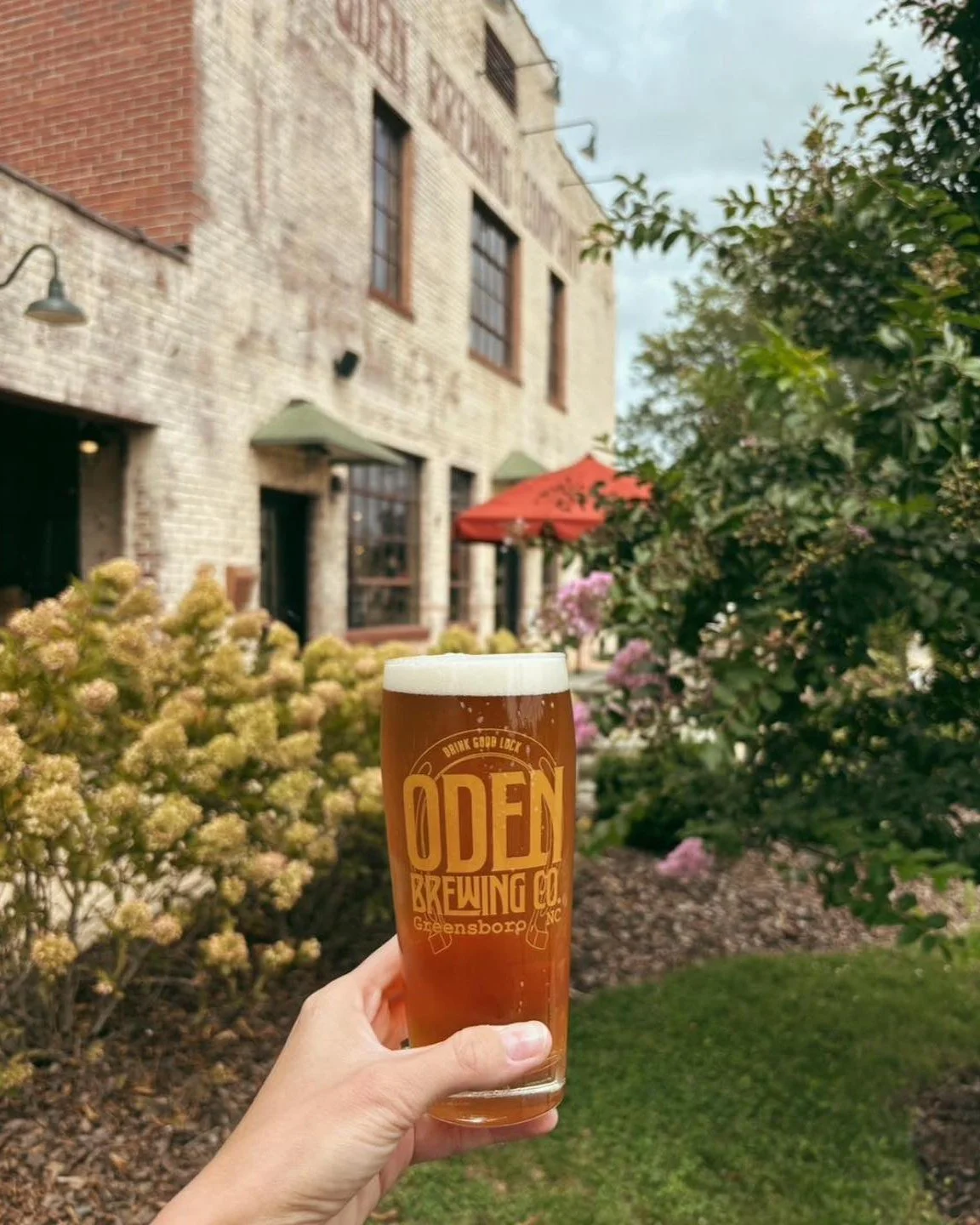 We&rsquo;re saying see ya later to The Waltzing Fox Vienna Lager🍺 
Come drink the last of it while you can, $1 off every pour of Waltzing Fox! It&rsquo;s Friday, after all :)

Live music with Todd &amp; Abby Sutton tonight from 6-9! @thebandsutton

