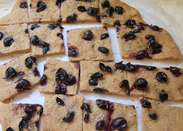 concordgrape_focaccia.jpeg
