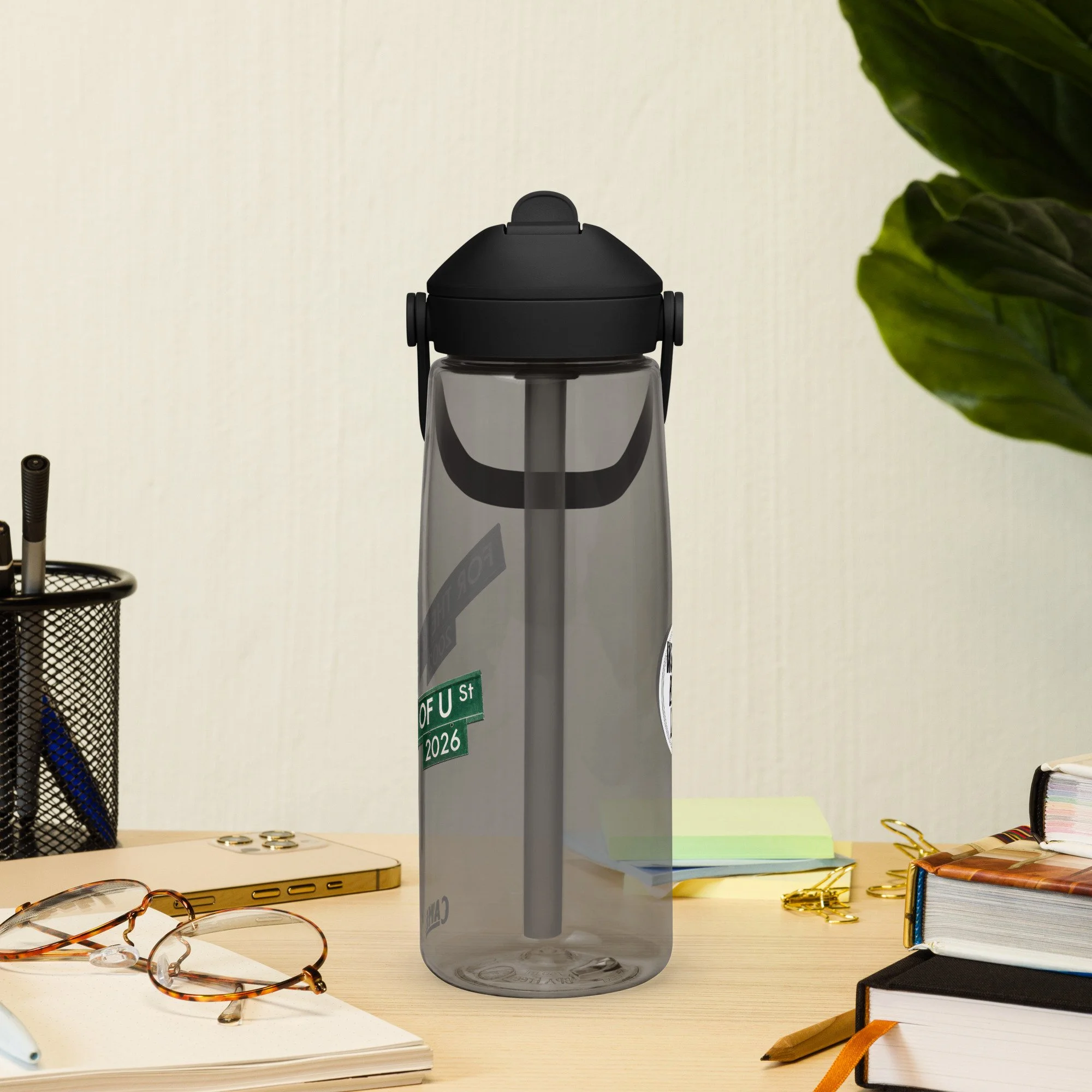 flip-straw-water-bottle-charcoal-left-6a31a41fbcbb9.jpg