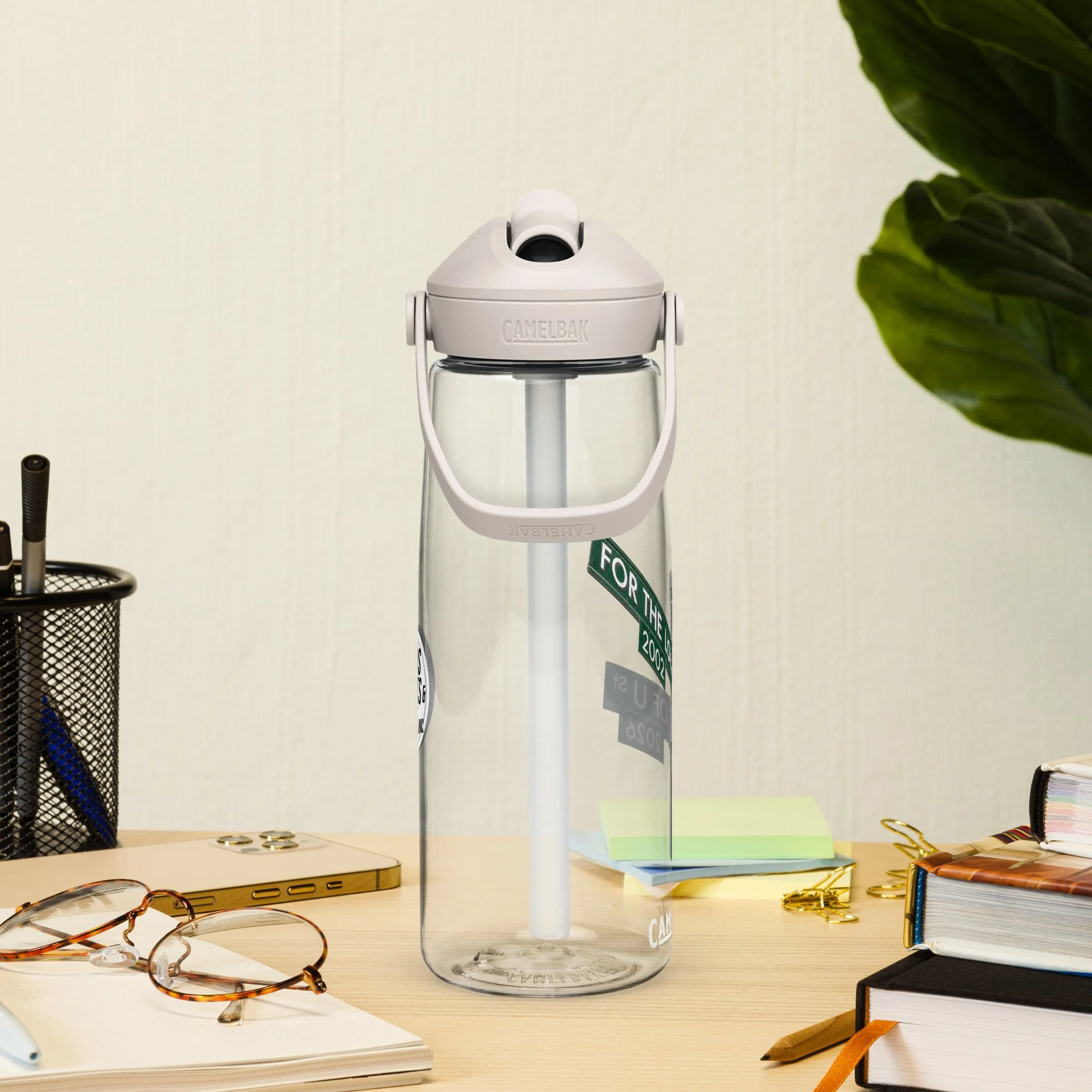 flip-straw-water-bottle-clear-right-6a31a41fbce67.jpg