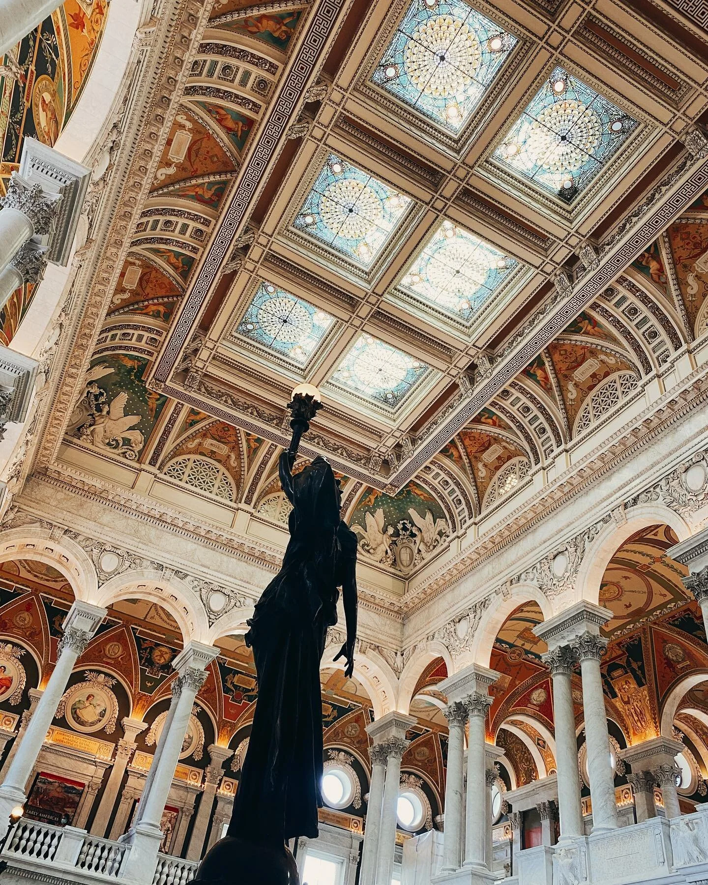Not pictured: really amazing Georgian food 🇬🇪 and a super boozy chacha drinks (and forgetting my phone at home)

#washingtondc #dmv #libraryofcongress