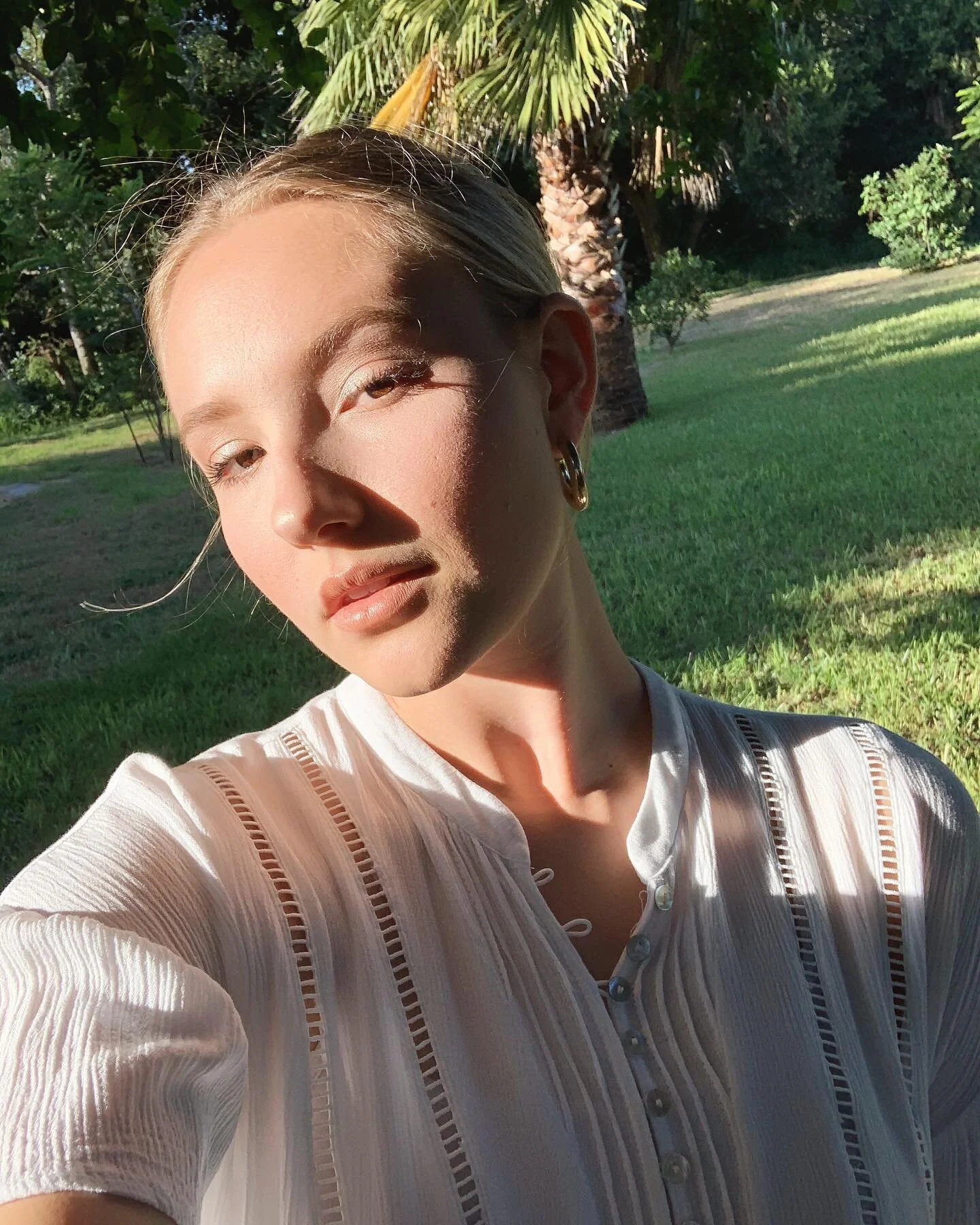 Heyo! I&rsquo;ve been in Texas for 3 weeks now and I&rsquo;m in love. Where do y&rsquo;all live? ;)
.
.
.

#models #bhfyp #modelsearch #instadaily #followforfollowback #nature #fashionmodel #likes #fashionista #kerala #instafashion #shooting #happy #