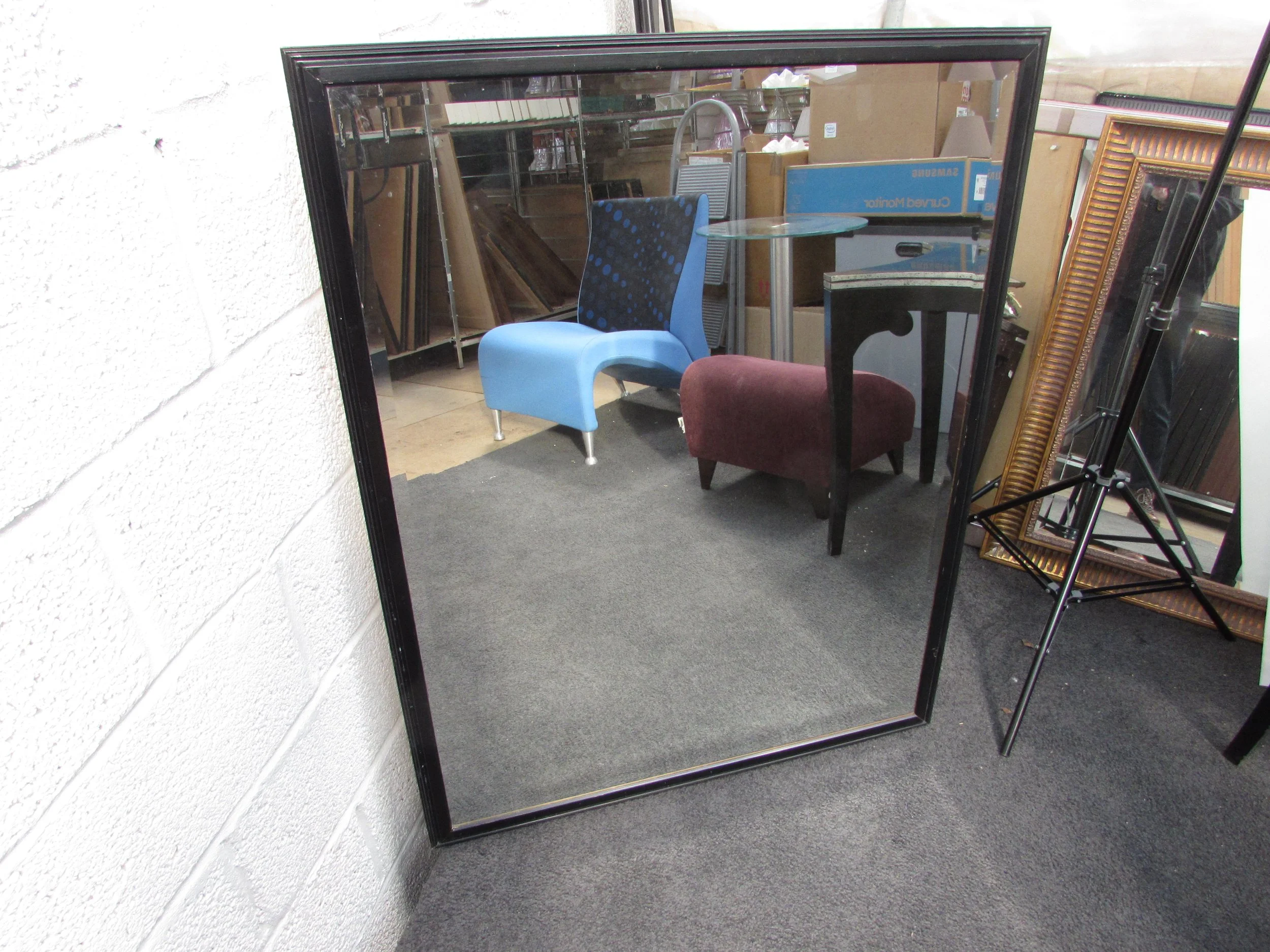 Large bevelled mirrors.