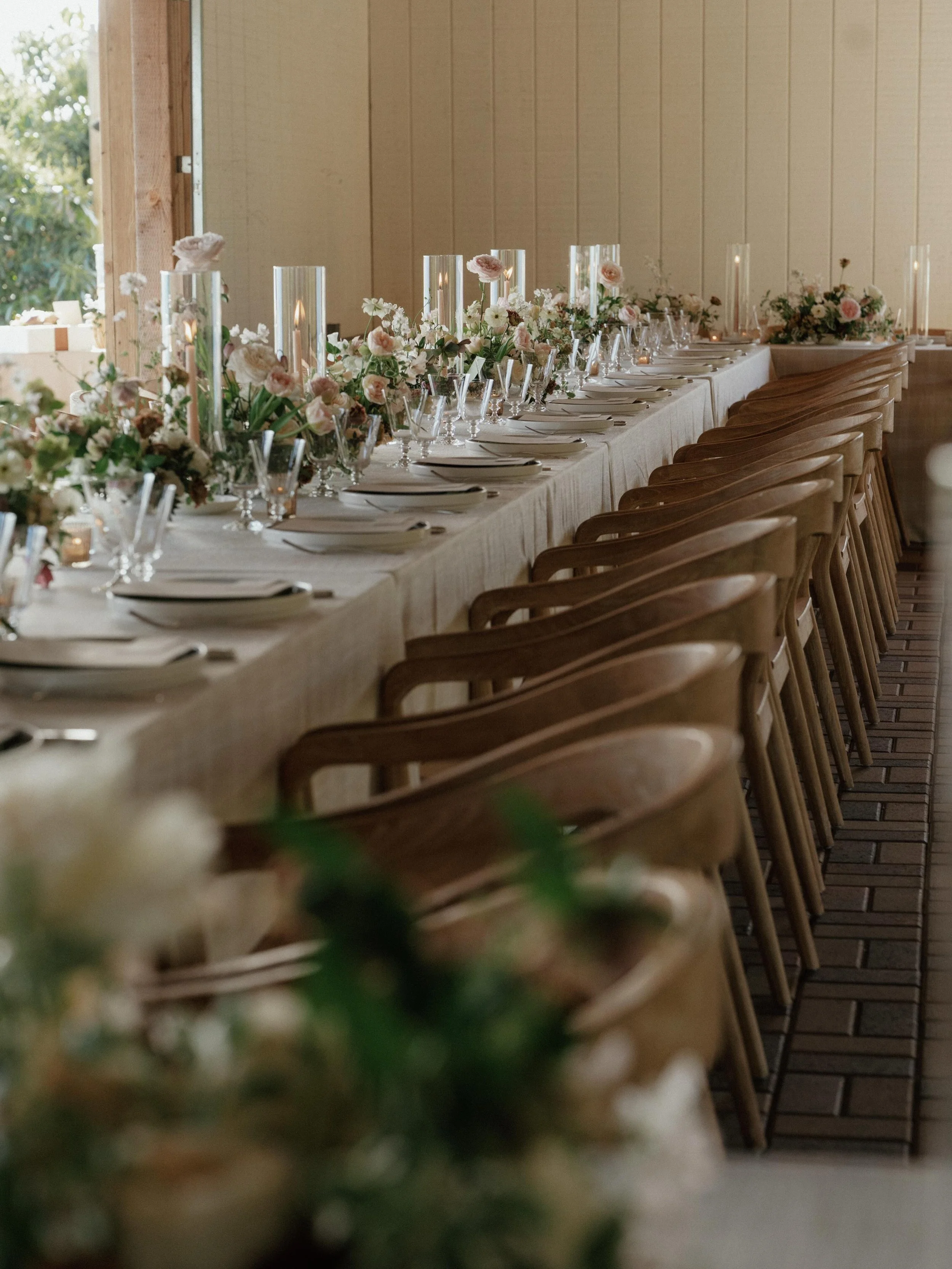 Perfect table moments shot by @alibeckphoto