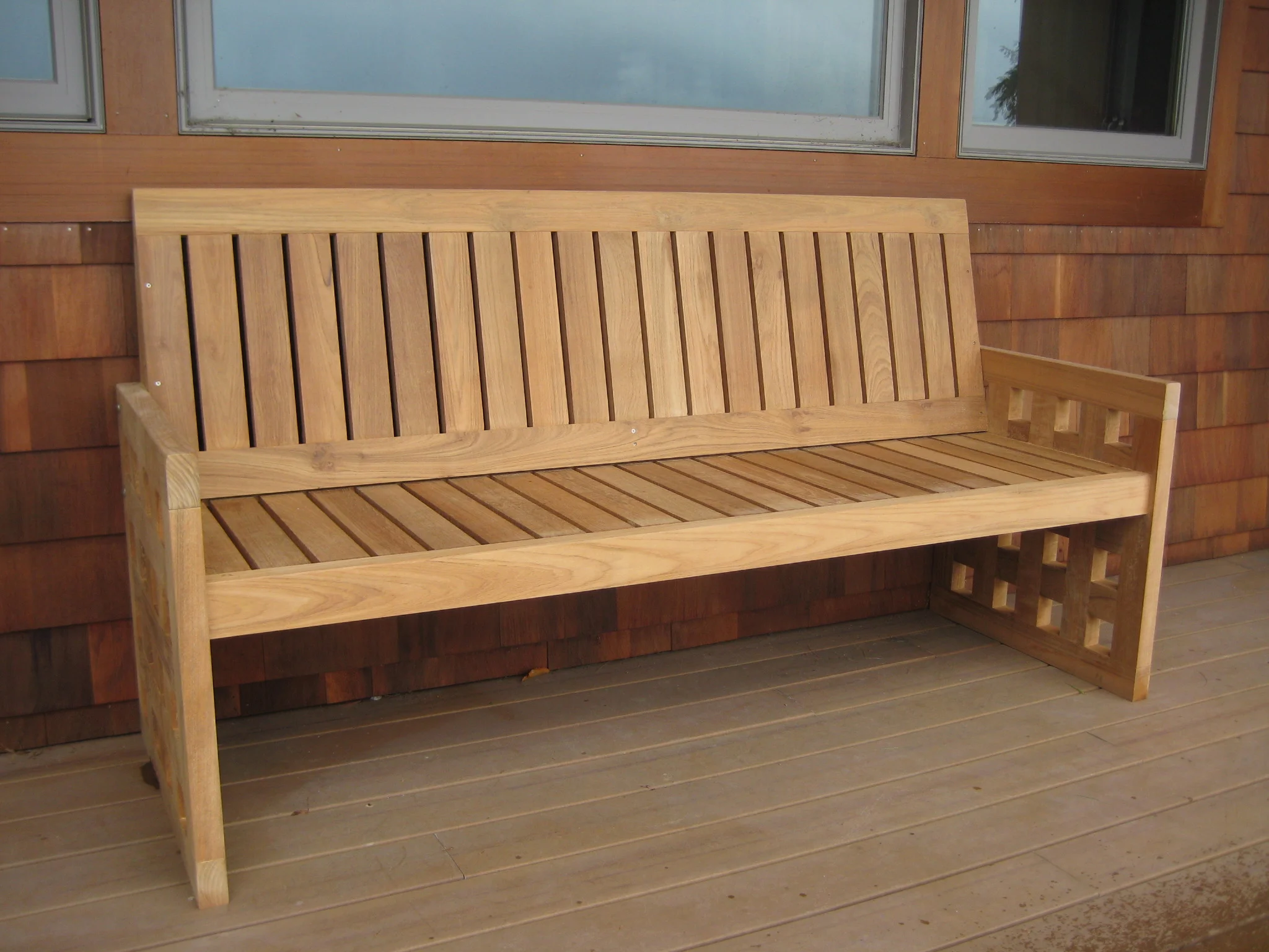 teak bench.JPG