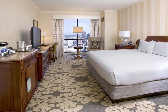 ClarEscapesTravel-Essence-Festival-2022_king-room-with-city-view.jpg