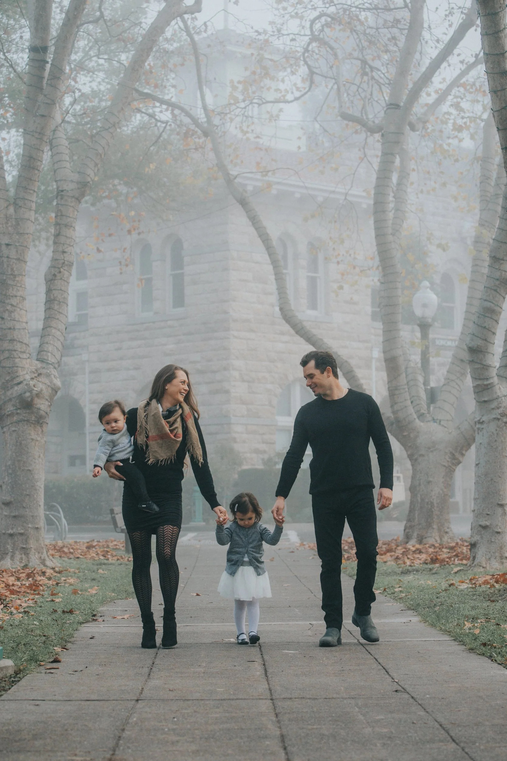 FAMILY - FOGGY MORNING SESSION IN DOWNTOWN SONOMA