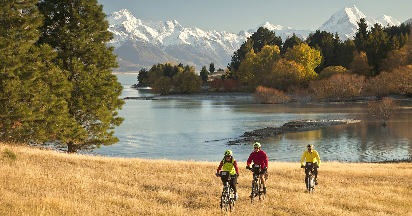 Alps-2-Ocean-Lake-Pukaki-HHH257312-credit-Hedgehog-House.jpg