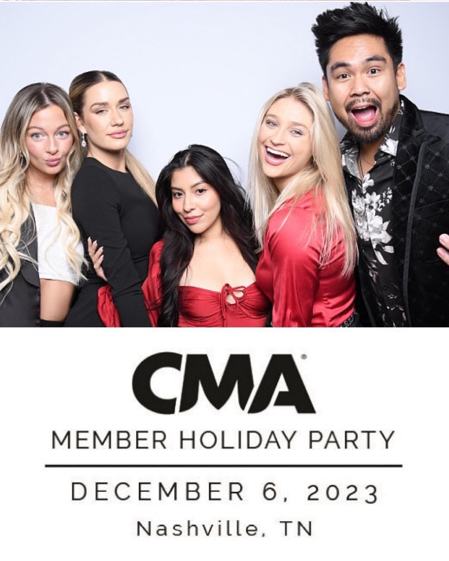 loved catching up with old pals &amp; connecting with new folks from all walks of life in Country Music 🎶 

thanks for having me @cma 🙏
#cma #holidayparty #nashville #countrychristmas #member