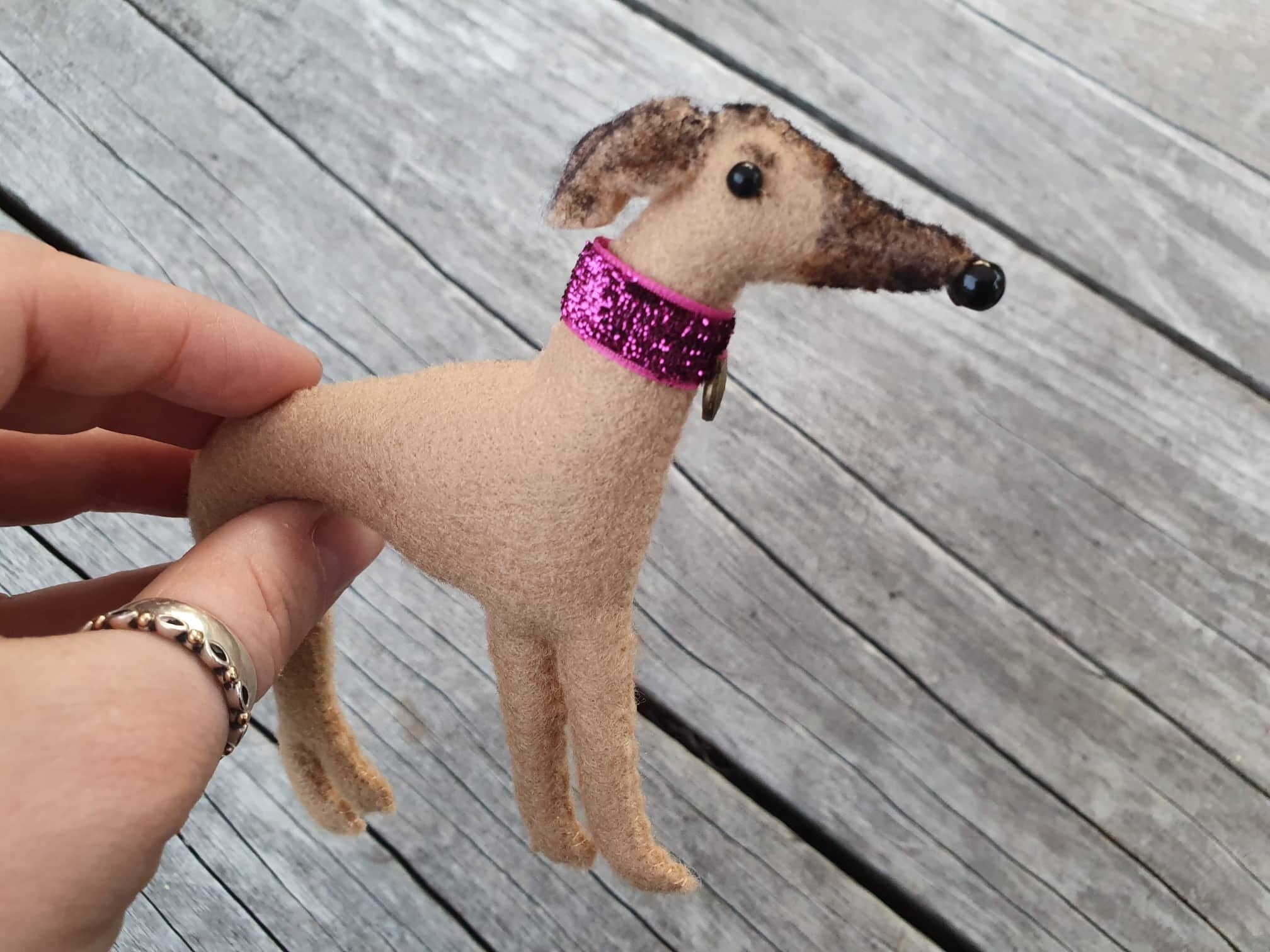 #8 Fawn Felt Hound
