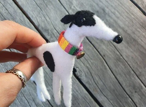 #33 White &amp; Black Felt Hound