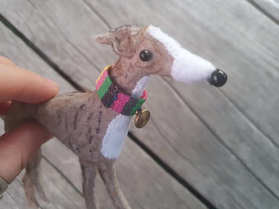 #32 Light Brindle &amp; White Felt Hound