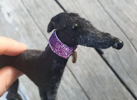 #29 Elderly Black Felt Hound