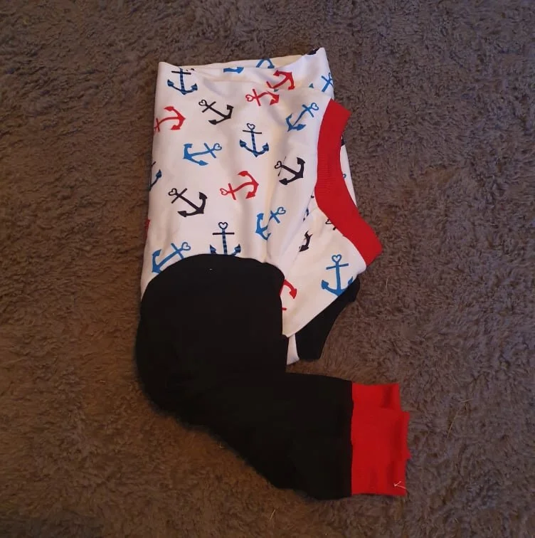 SMALL long sleeve Greyt Tee