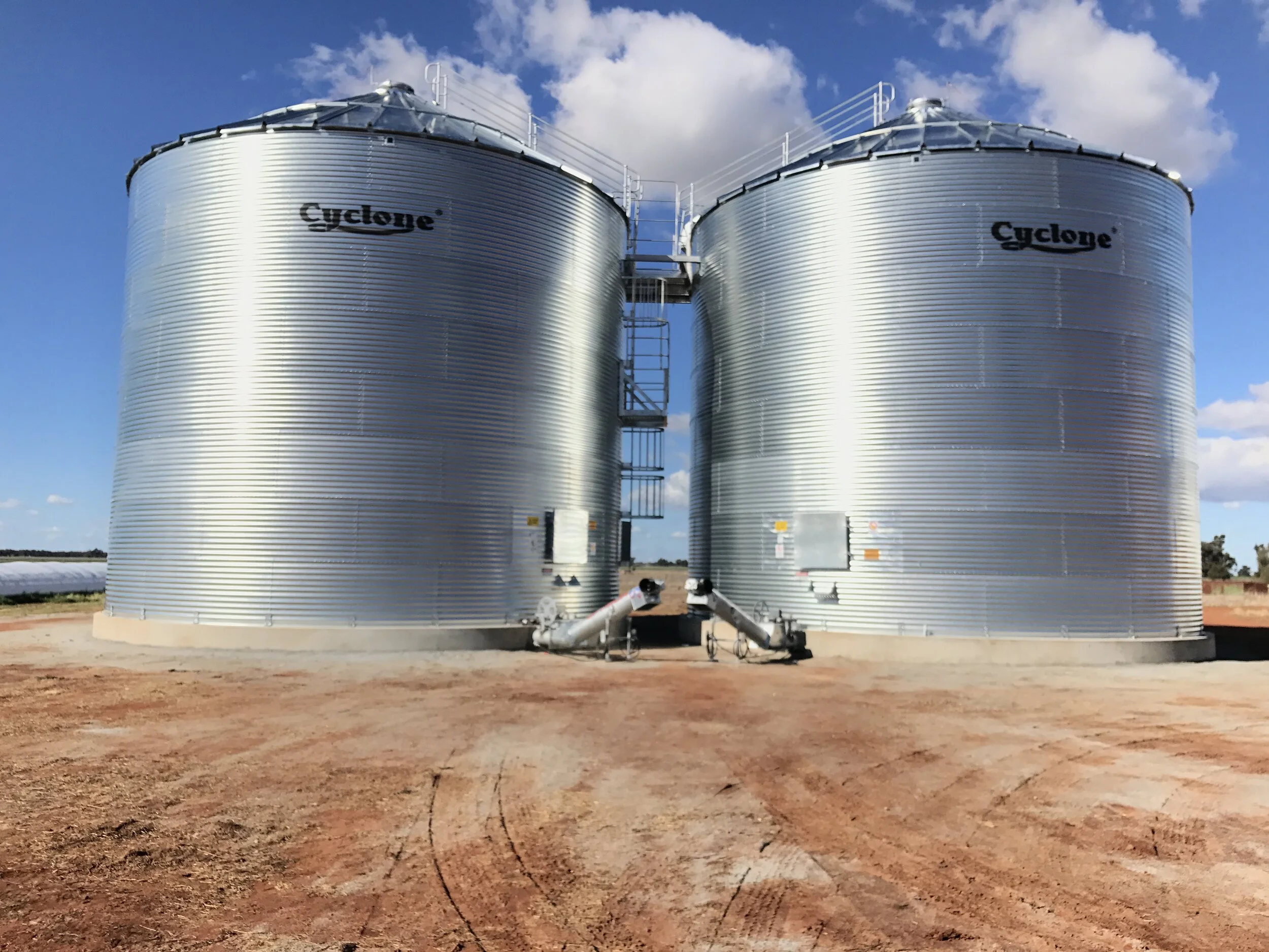 Sealing grain stores for quality control