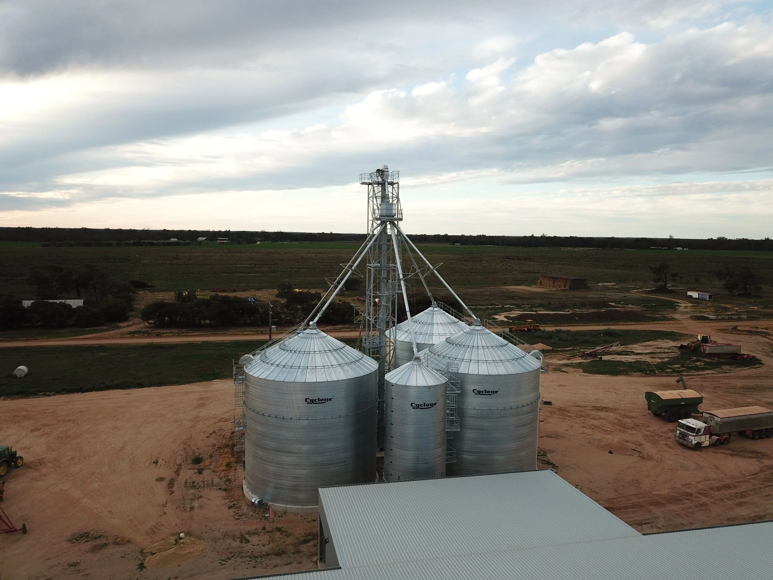 BURTUNDY STATION, NSW: AN OPTIMUM SILOS PROFILE