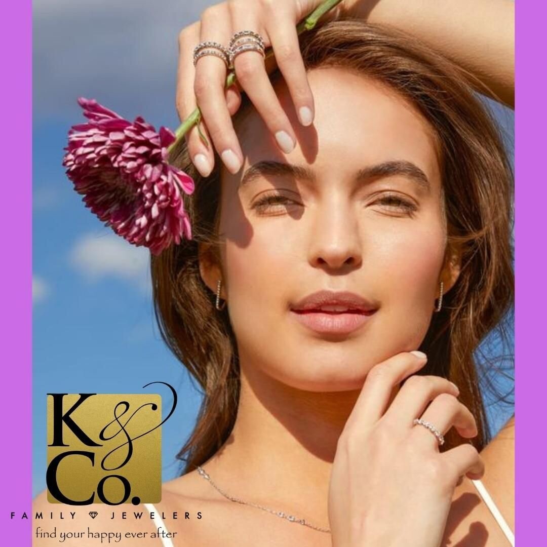 There&rsquo;s nothing like diamond accents to give you that extra boost of confidence to be your best self.  K &amp; Co Family Jewelers is here to give you the boost you need to be your best self. 

#diamond #diamondjewelry #confidence #beyourbest #d