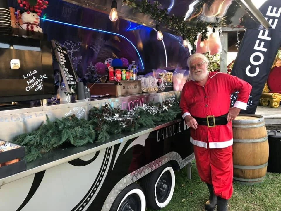 🎅 Santa’s Approved It, Have You? 🎅 Make your Christmas celebration one to remember with Charlie Grace! From barista coffee to bubbles and cocktails, our mobile bar brings the festive cheer straight to your event ✨🥂
Perfect for corporate par