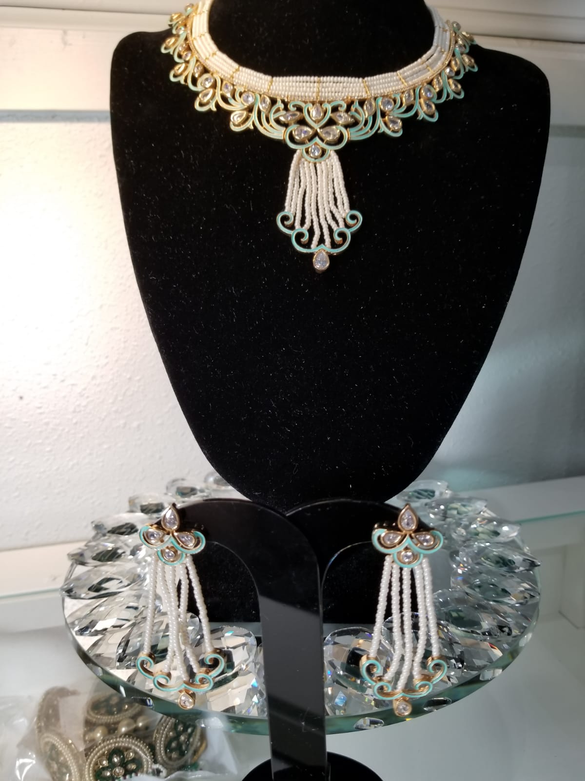 Green Choker Set with Mint Green Ascents 