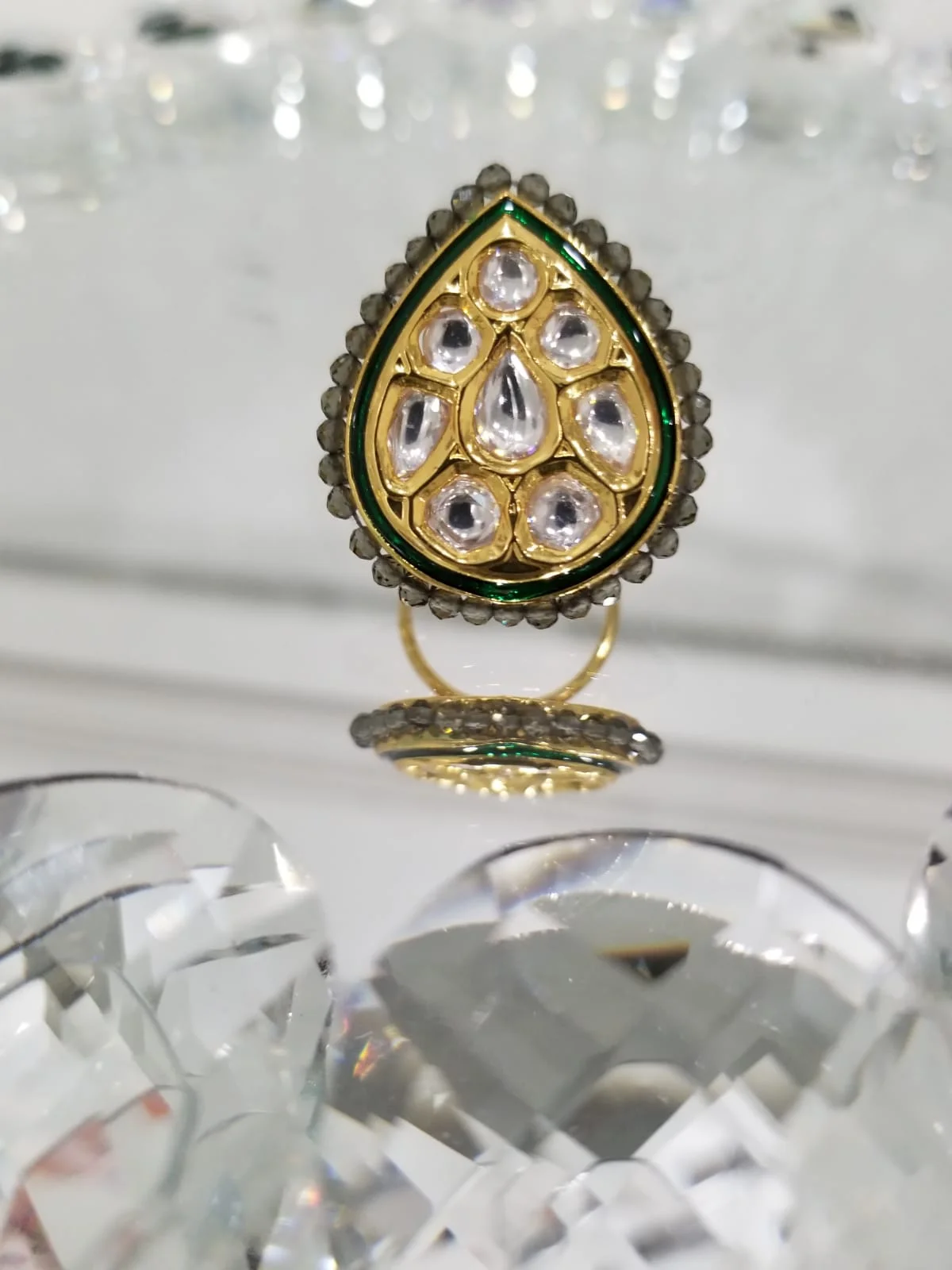 Drop Shaped Kundan with Grey Pearl Outlining  