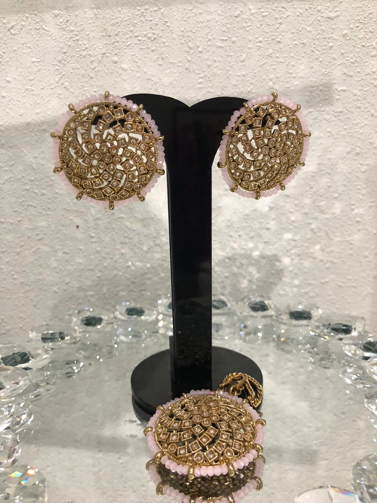 Mauve Pearl Lined Earring Tikka Set