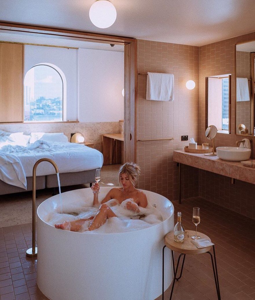 I LOVE the design at the Calile Hotel. May I please have a room like this?! Beautiful photo by @gypsea_lust