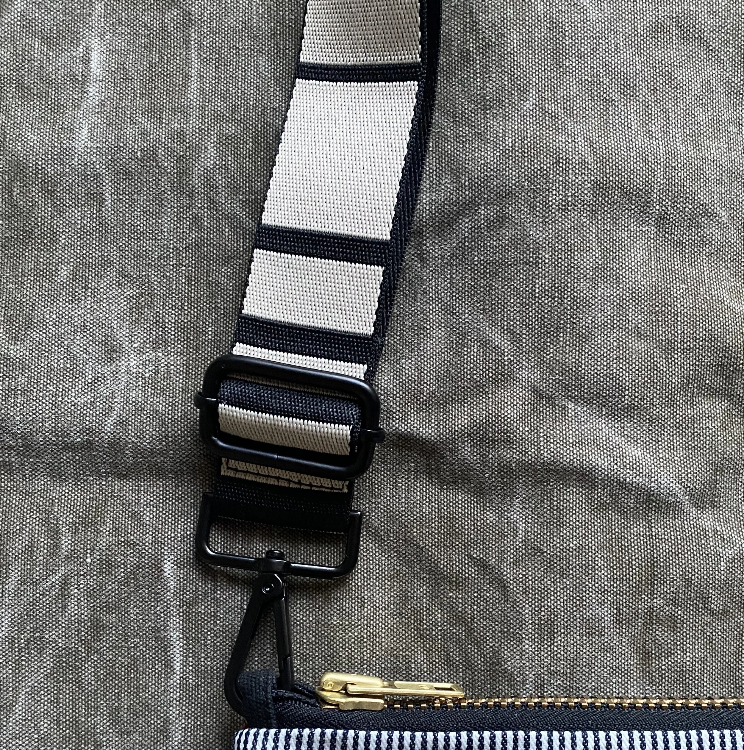 crossbody_strap_stripe.jpeg