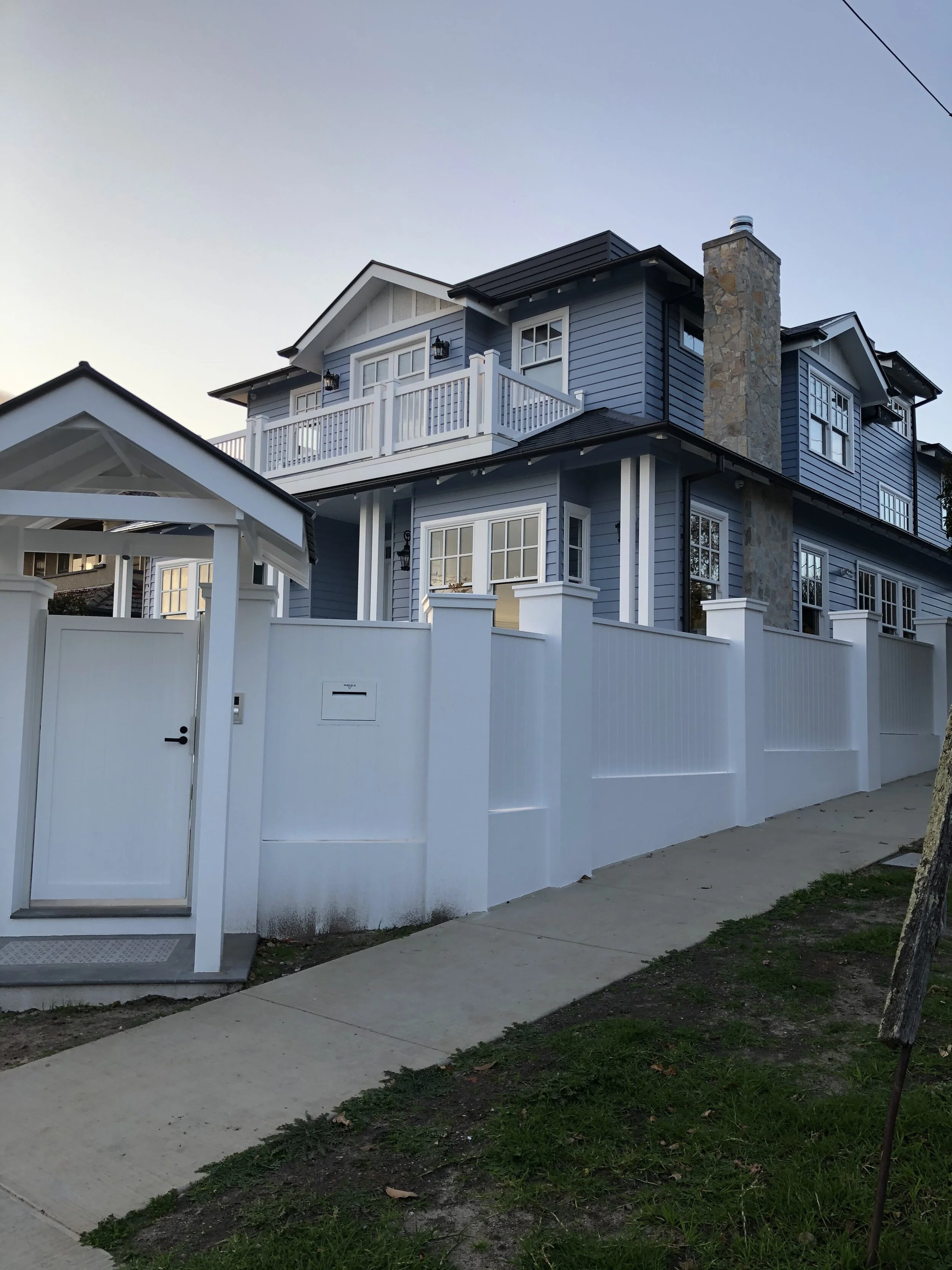 Holyrood Street, Hampton