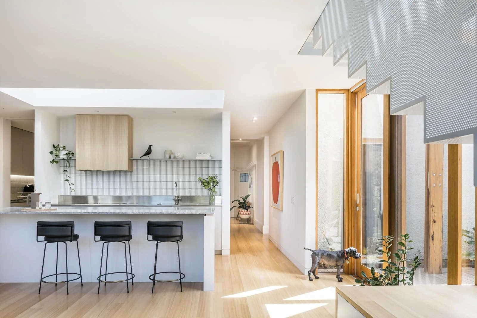 Austin Avenue, Elwood