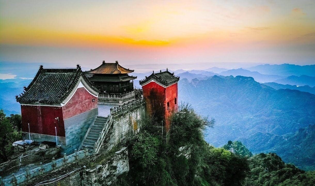 Question 03. One of Abe Deyo’s favourite places to visit in China: The Wudang Mountains (武当山).