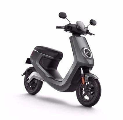 Question 07. Philippe Gas’ best purchase in China: his Nio electric scooter.