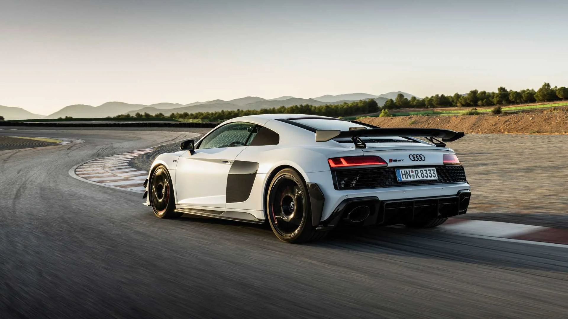 2023-audi-r8-v10-gt-rwd.jpeg