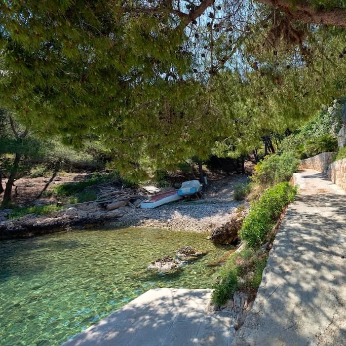 Villa-Oceanus-Outdoor-Pebble-Beach-002.jpg