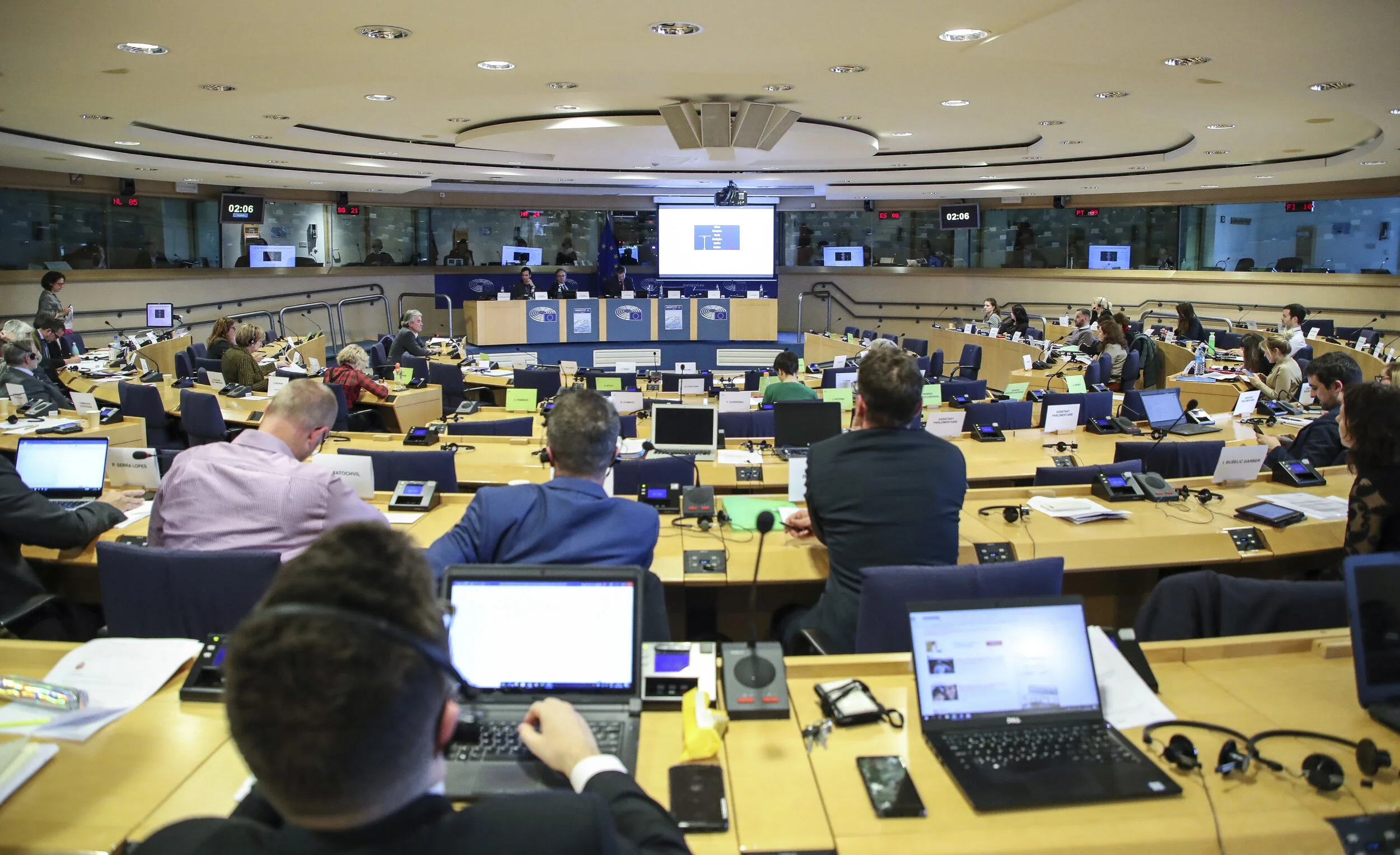 Gabon-EU SFPA: MEPs call for more transparency on the use of sectoral funds and for precautionary approach regarding deep-sea shrimp fishery