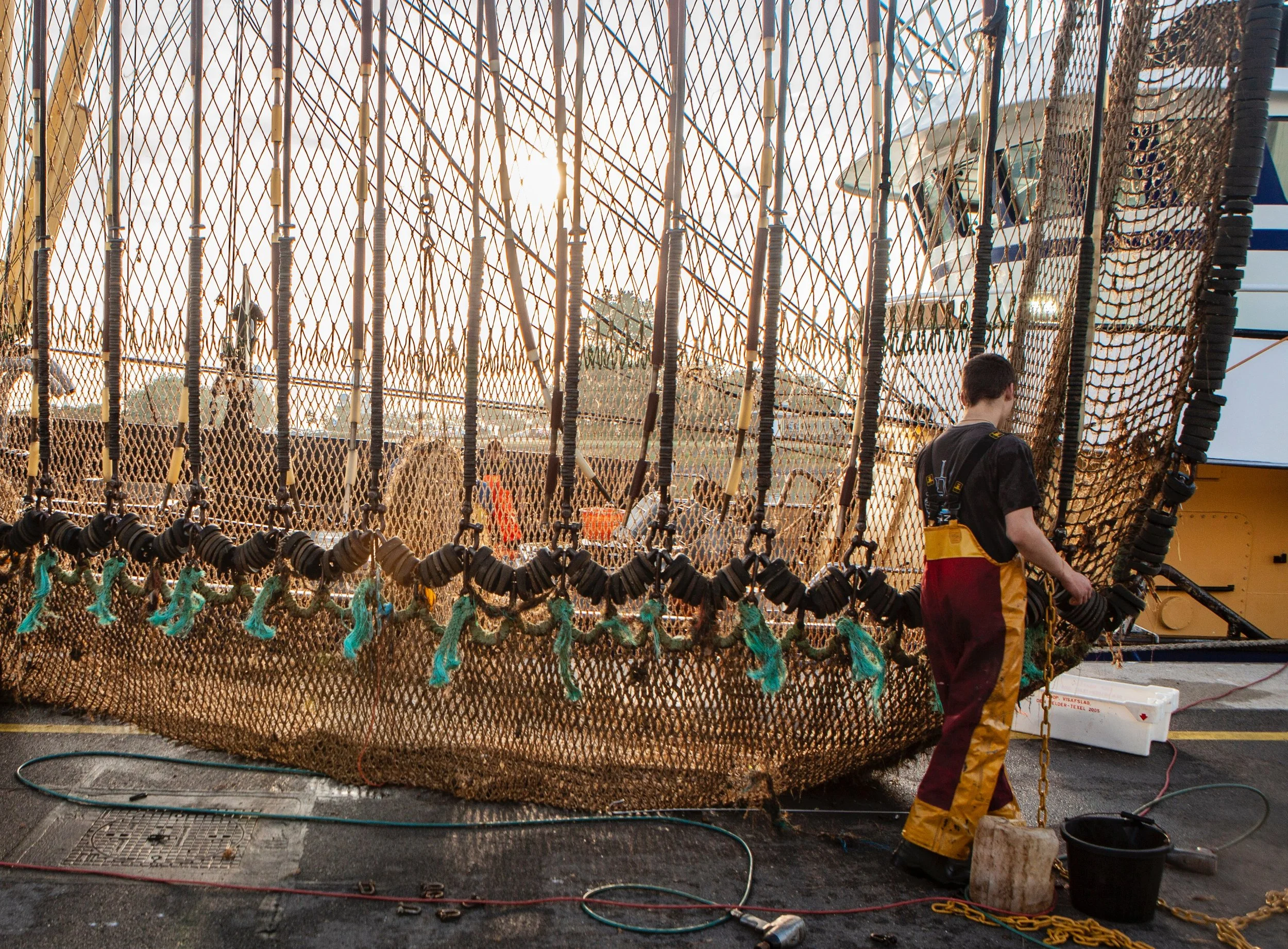 Can the EU modernise its fishing fleet without increasing fishing pressure? What is at stake for distant water fishing in Africa?