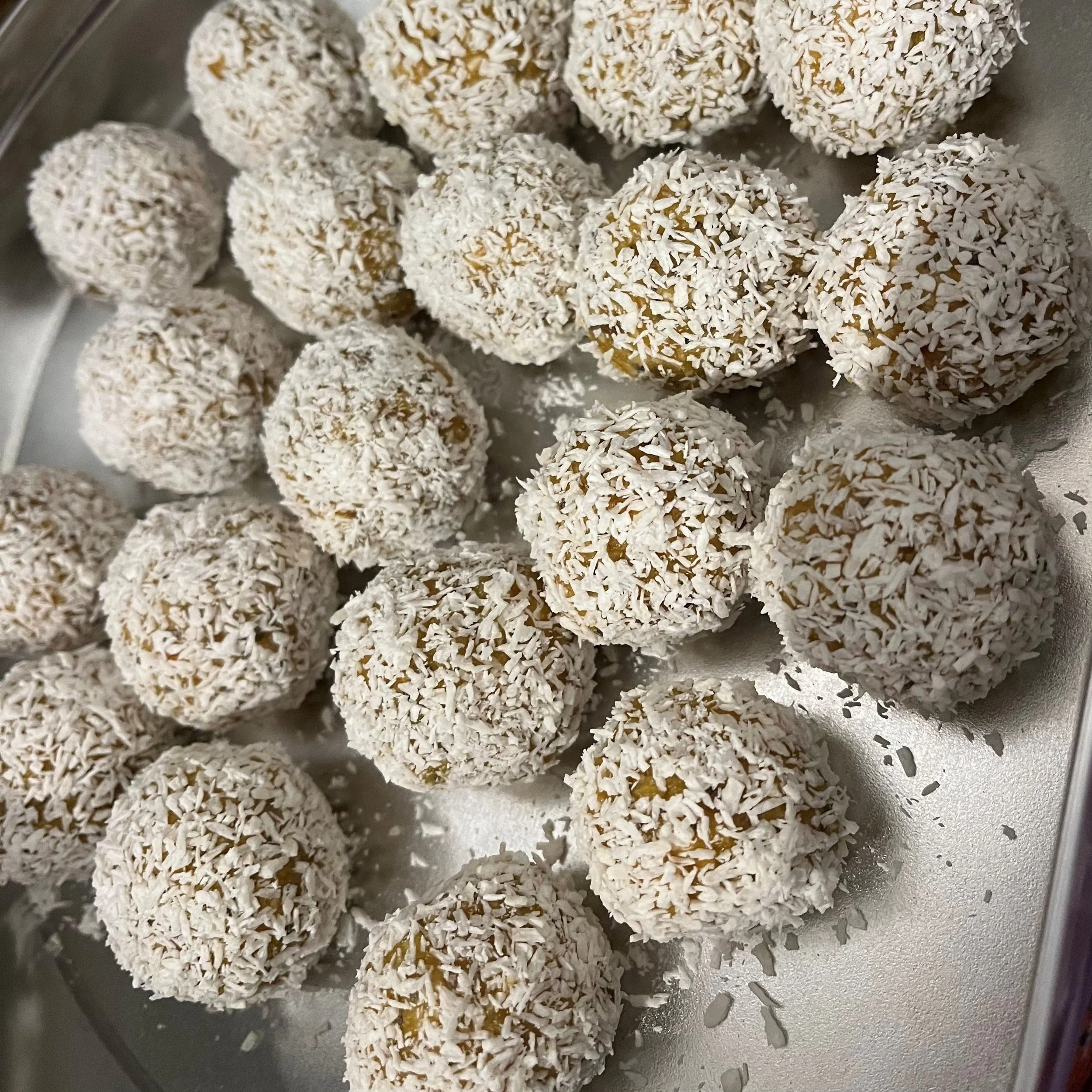 Apricot bliss balls