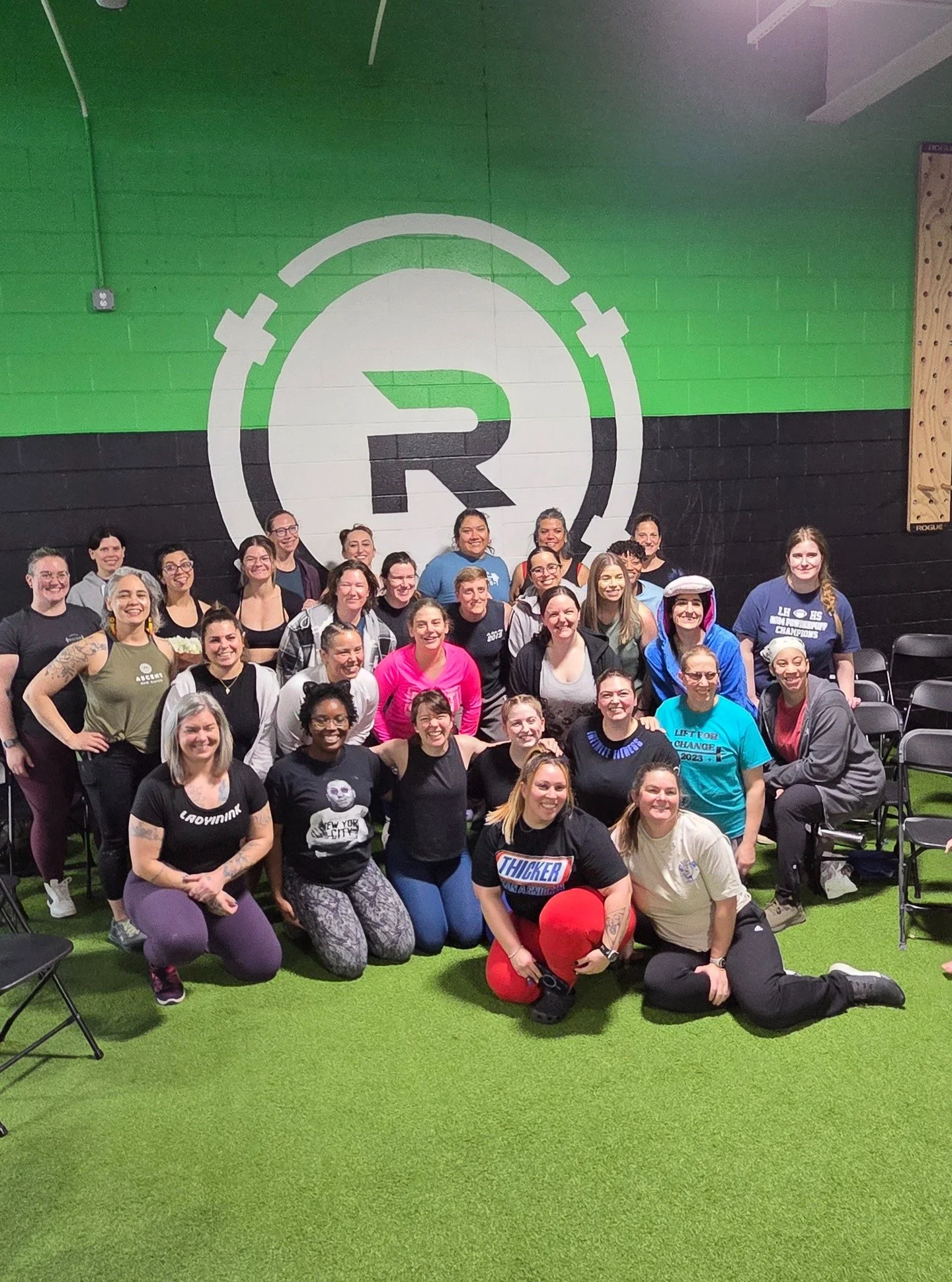 𝑪𝒉𝒆𝒆𝒓𝒔 𝒕𝒐 𝒔𝒕𝒓𝒐𝒏𝒈 𝒘𝒐𝒎𝒆𝒏!

What an awesome day filled with PRs, huge hugs, and a WHOLE lot of cheers! 

A big congratulations to every lifter that put their all onto the platform. It was amazing watching everyone push themselves to n