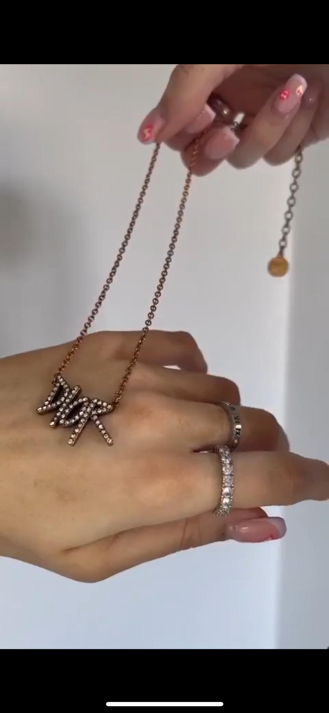 D5253E19-199A-4636-B0A8-8E4E4C03D38F