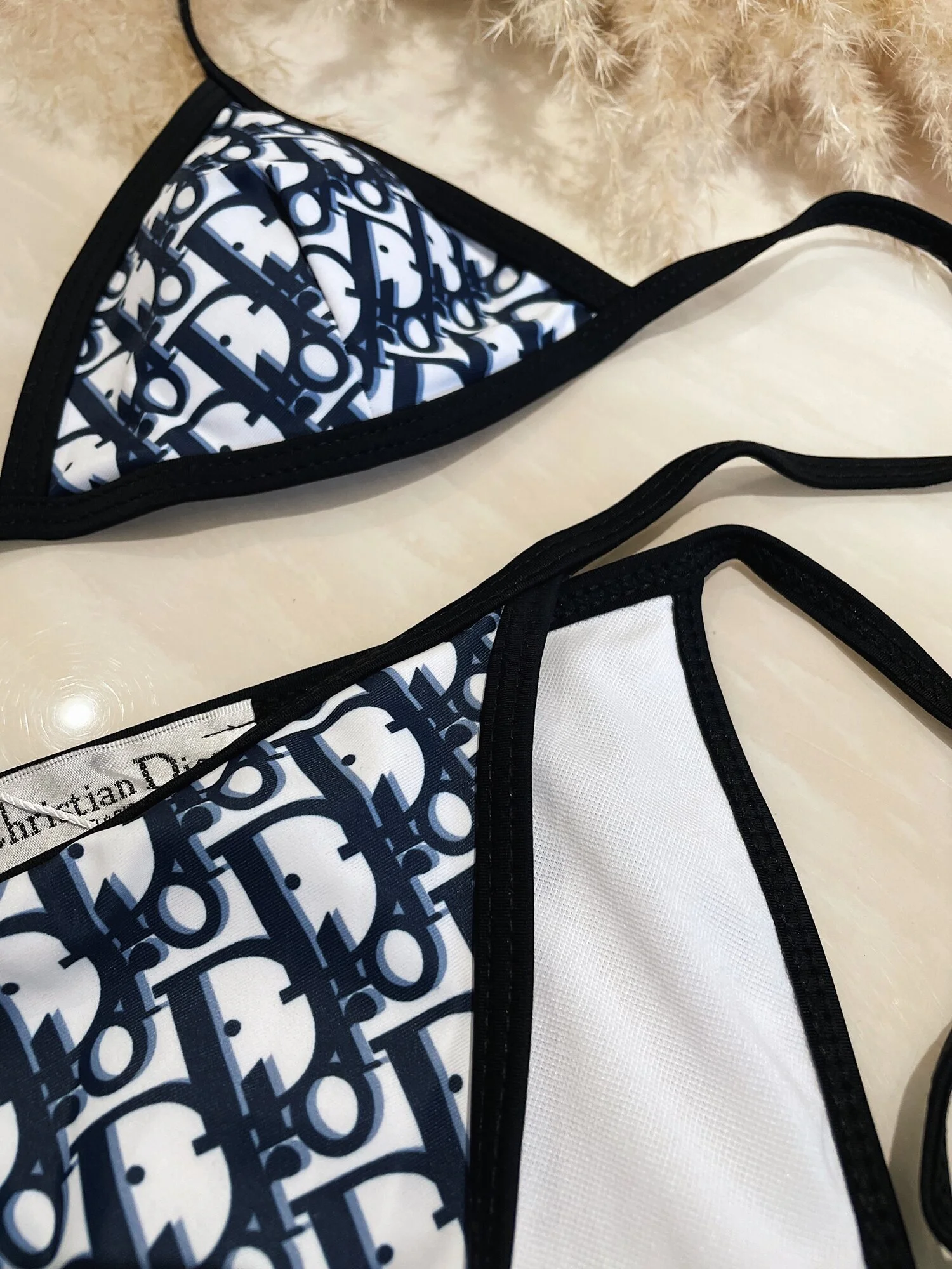 56AA91D1-9785-48E5-AFC8-EDAD000683C0