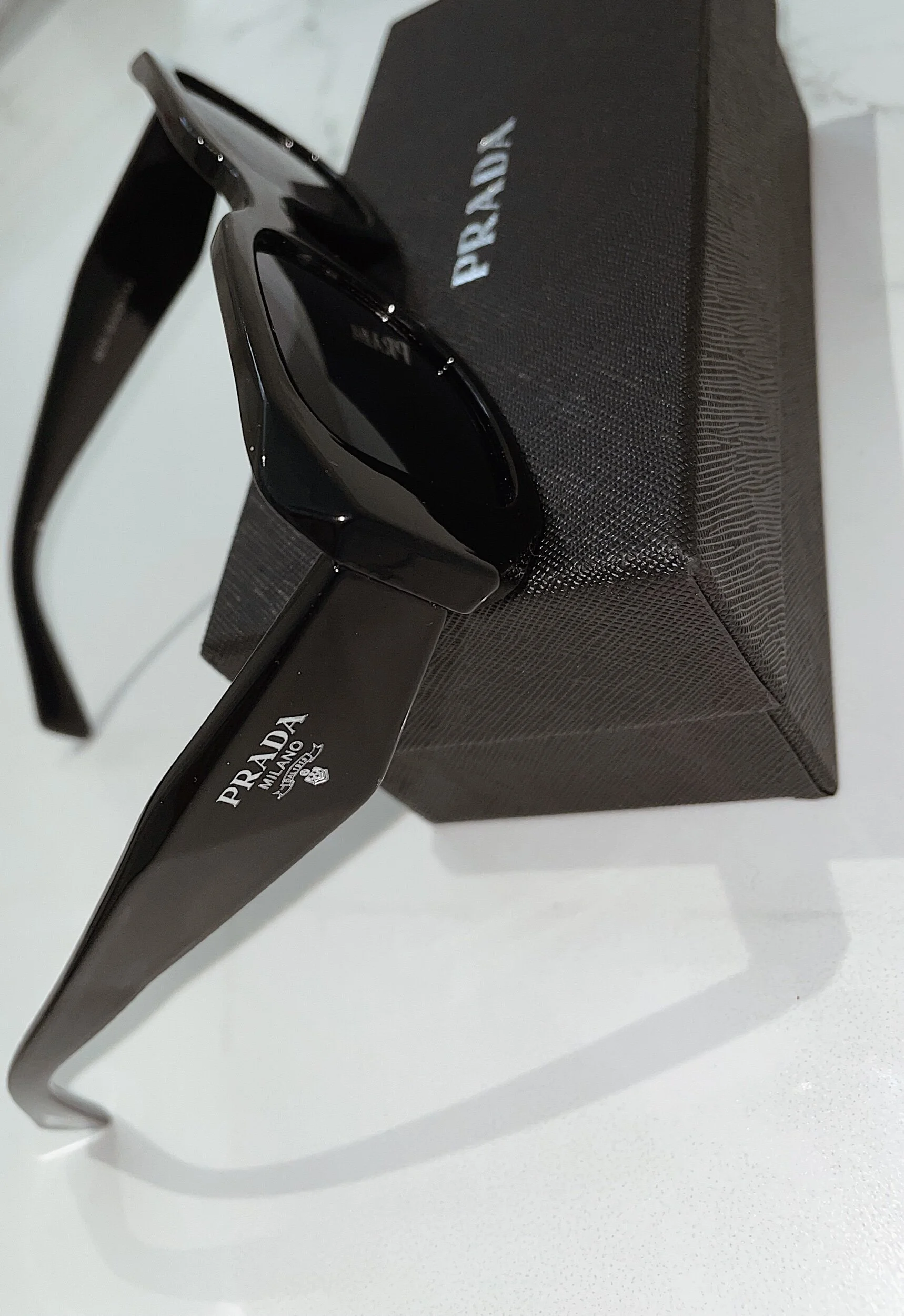 AF908E5E-7409-4912-B366-83BA1DAD66EE