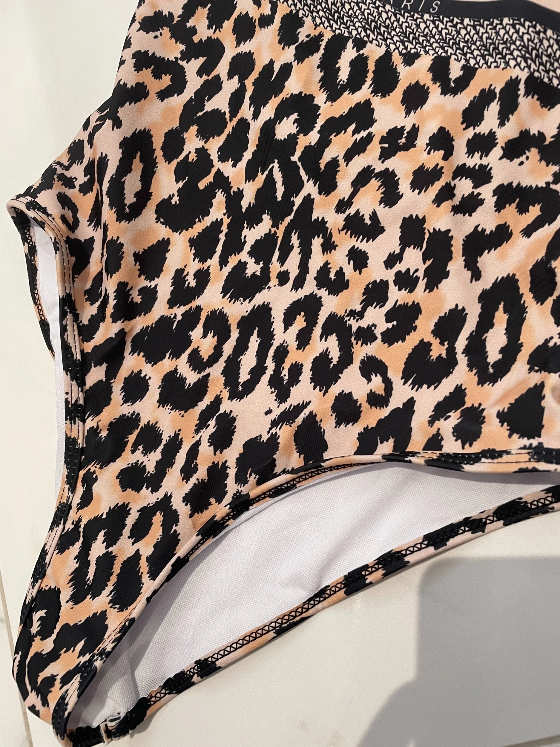 E5EAF9F3-BD38-408E-AFC7-1FC610E0EFA7