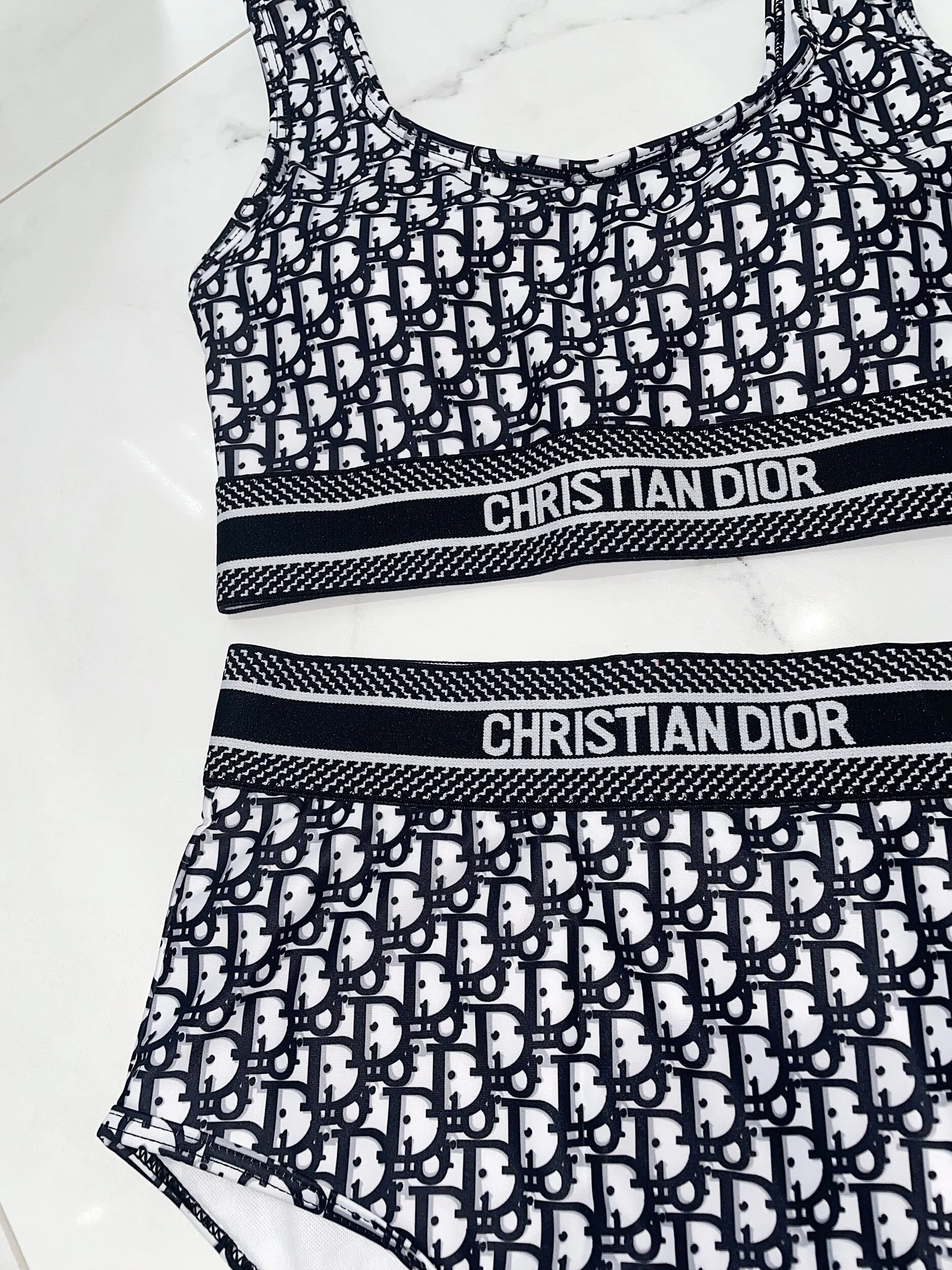 173FF316-13BC-4BCD-9923-E2D9CA52C884