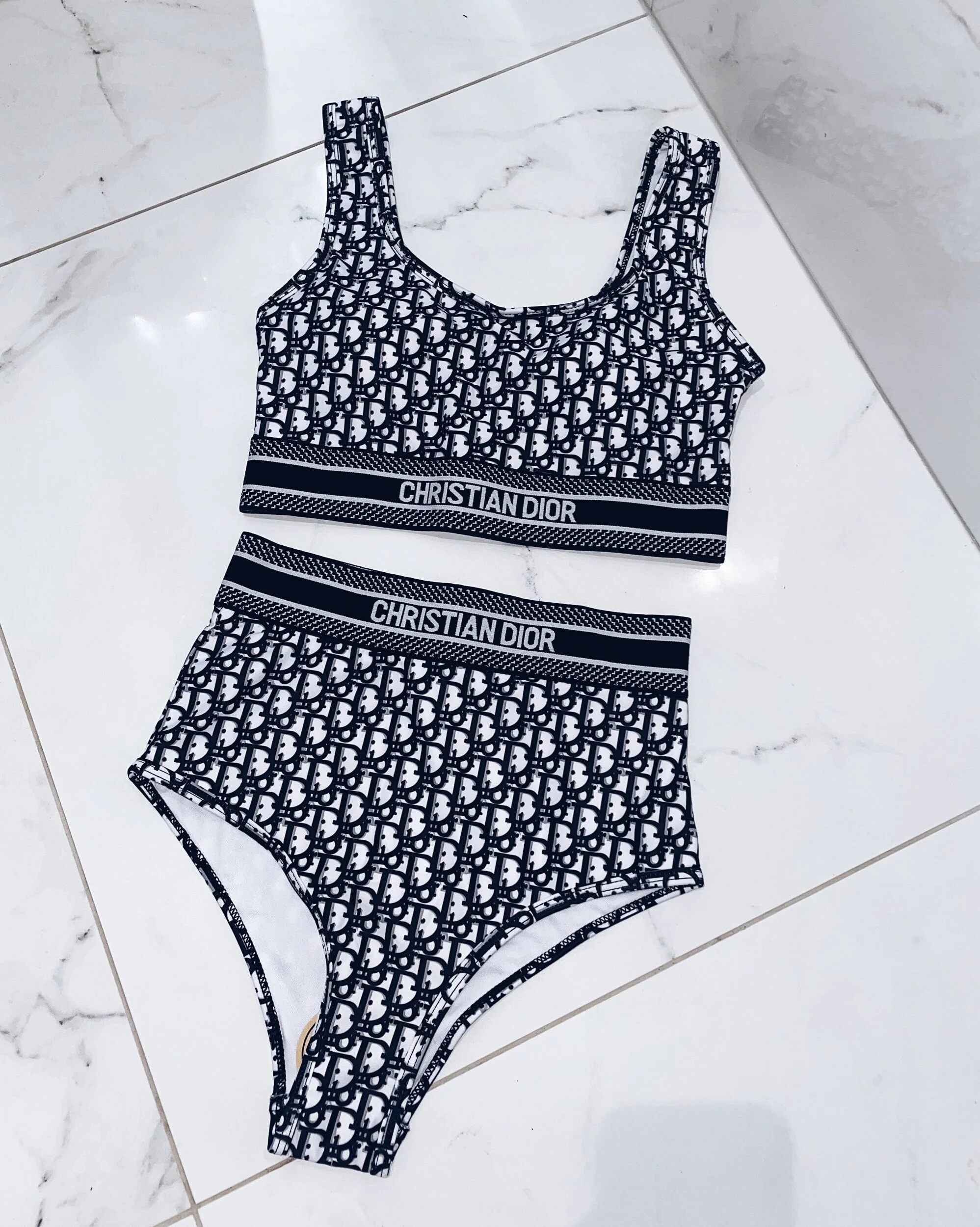 C9288A87-4720-4DDF-BC97-0AFC2D8D1F46