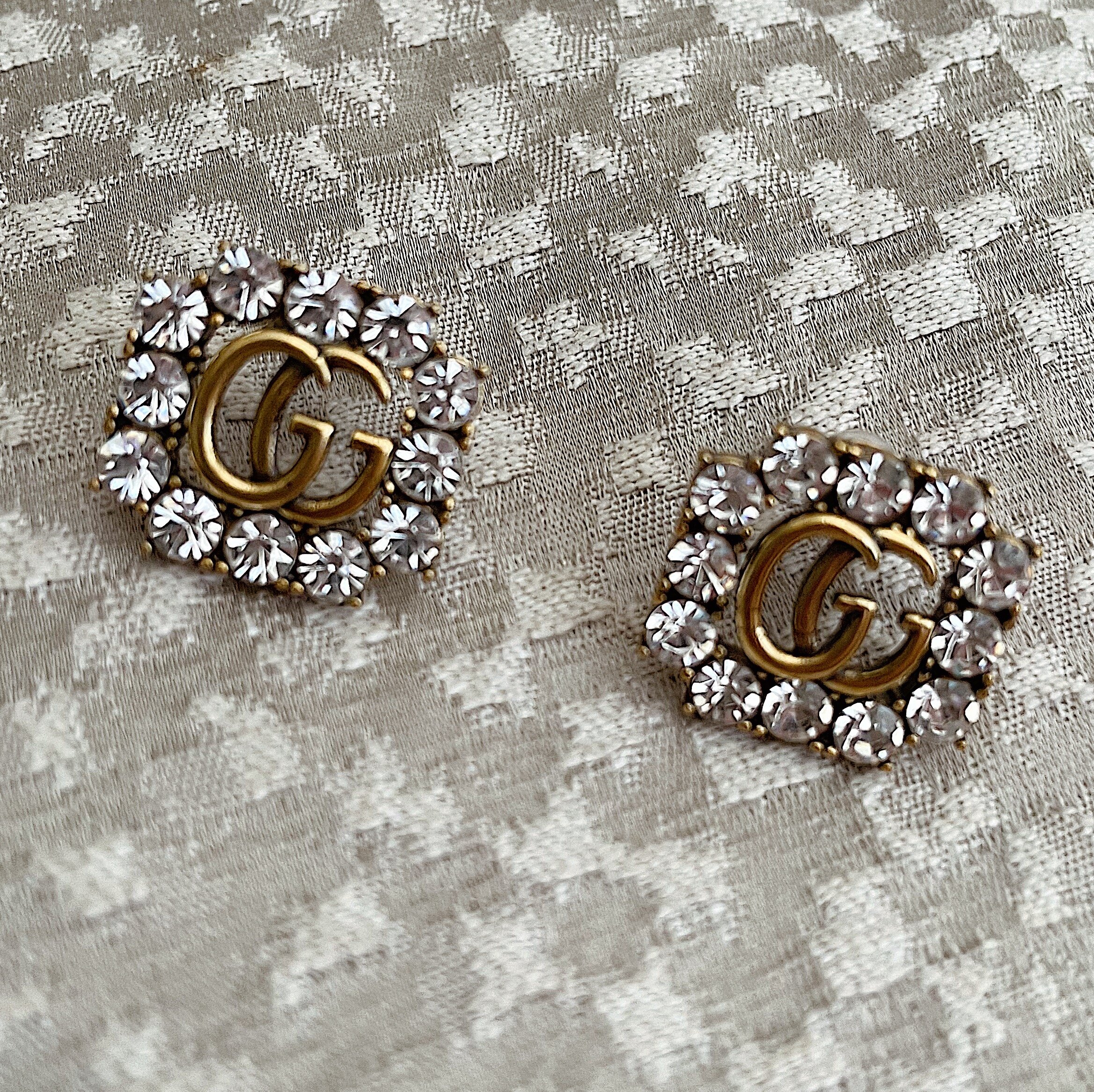 84080596-DF3B-41A3-BDE1-072784F59746